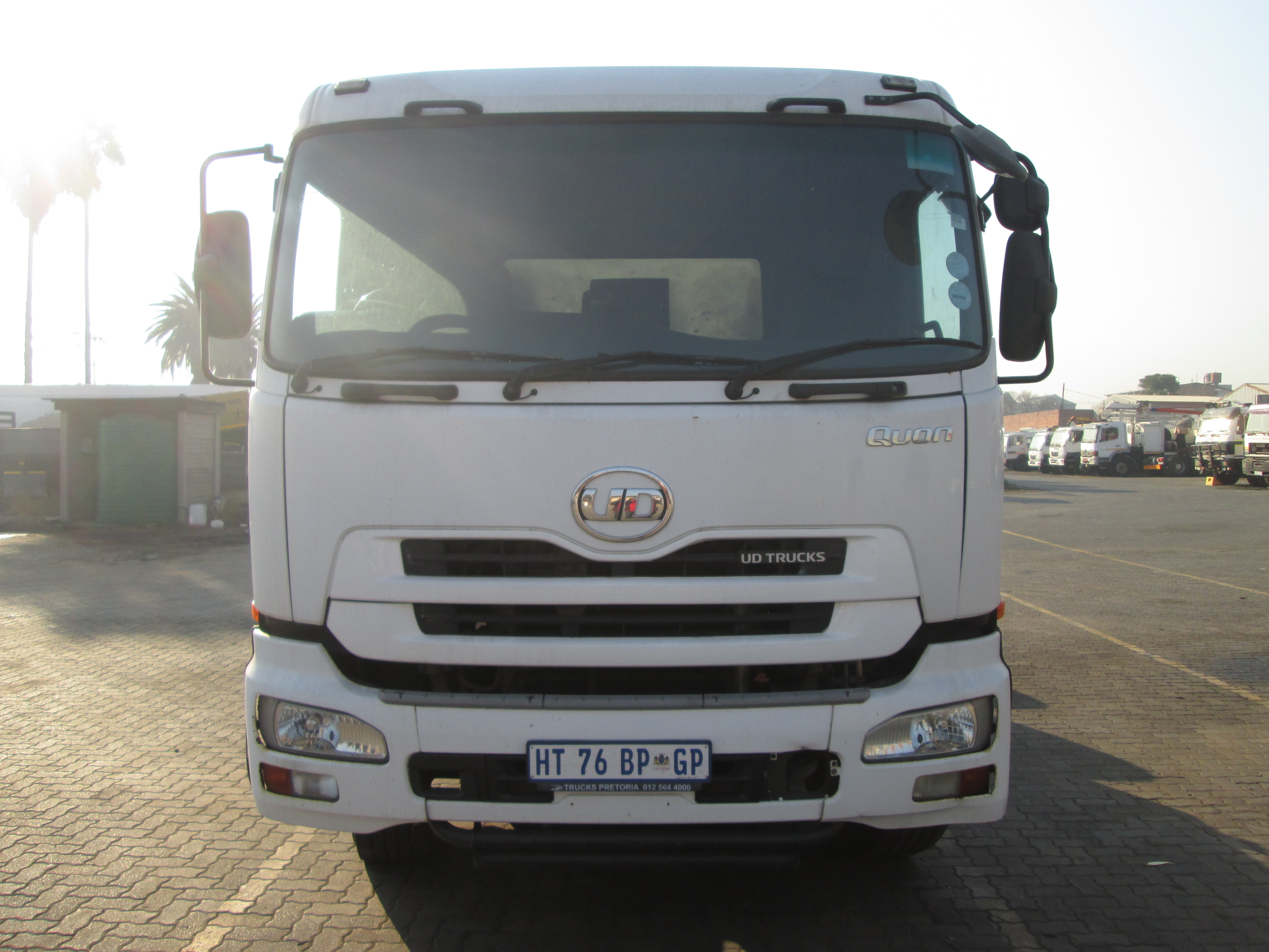 2018 UD QUON GW26-450 TRUCK TRACTOR 253087KM - Image 3