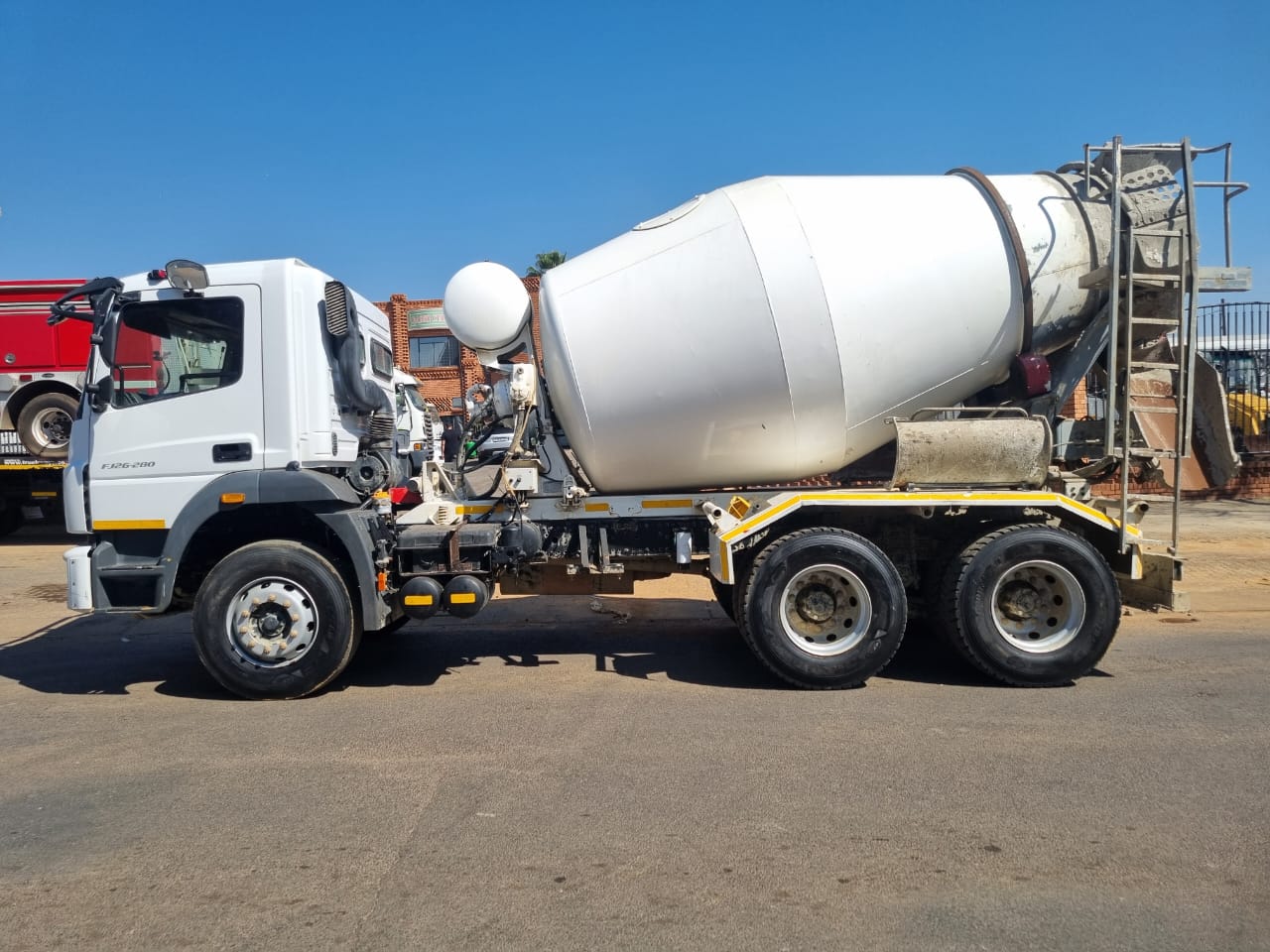 2023 FUSO FJ26-280 6CUBE CONCRETE MIXER - Image 4