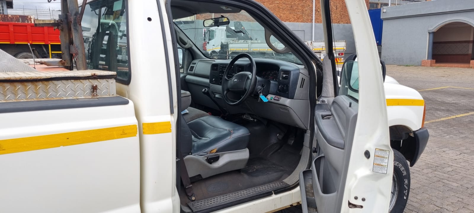 2007 FORD F250XL 12M REACH LIVELINE CHERRY PICKER - Image 4