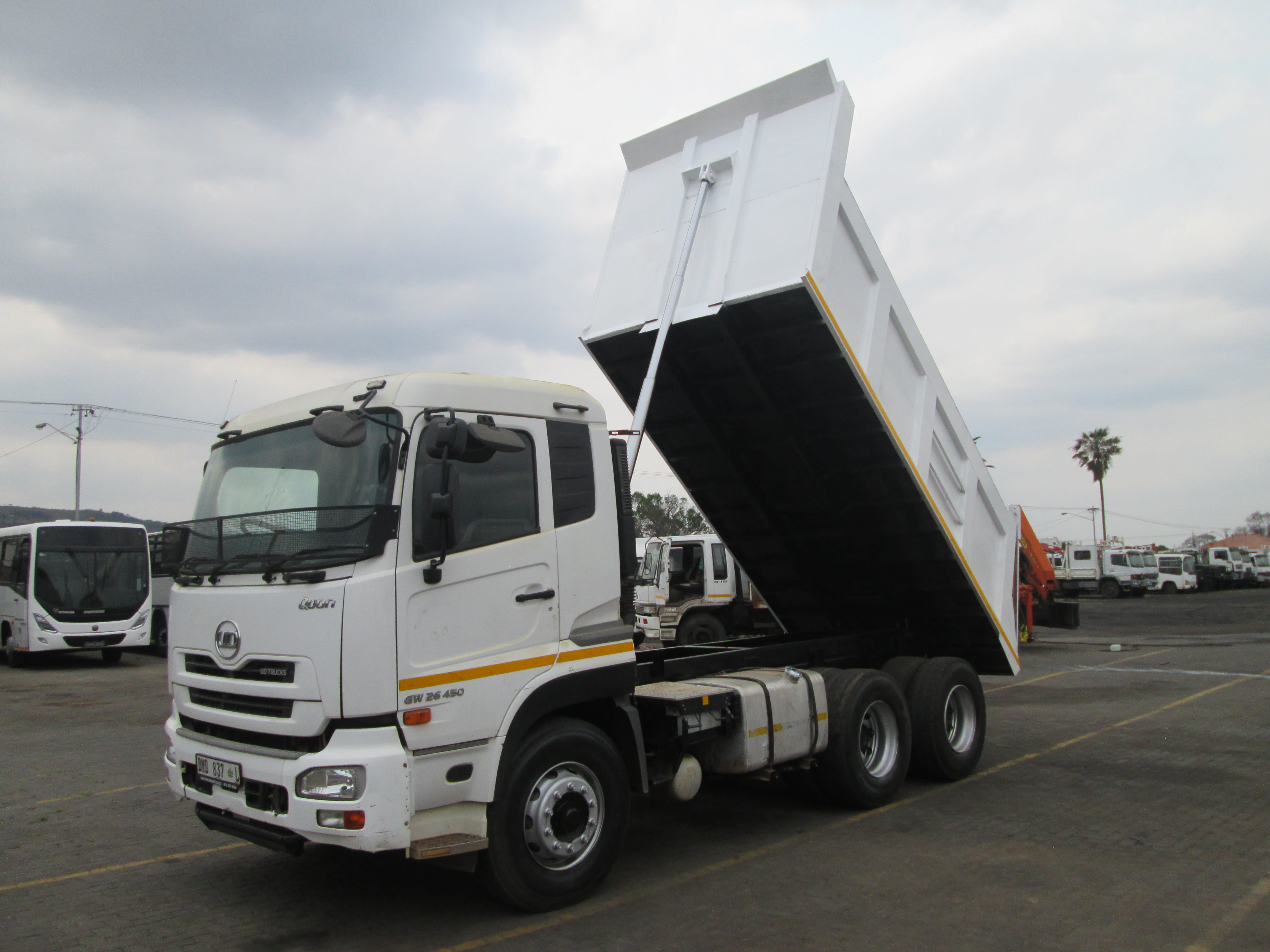2018 UD QUON GW26-450 10 CUBE TIPPER 366033KM - Image 15