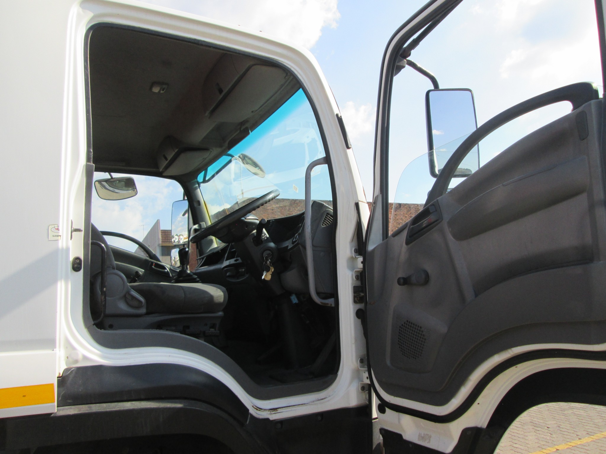 2014 ISUZU FTS 750 4X4 5M³ TIPPER WITH FASSI F95 CRANE & CRAB  - Image 9