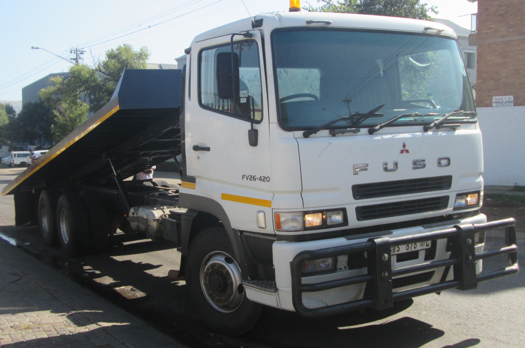 2013 MITSHUBISHI FUSO 26-420 12TON ROLLBACK - Image 11