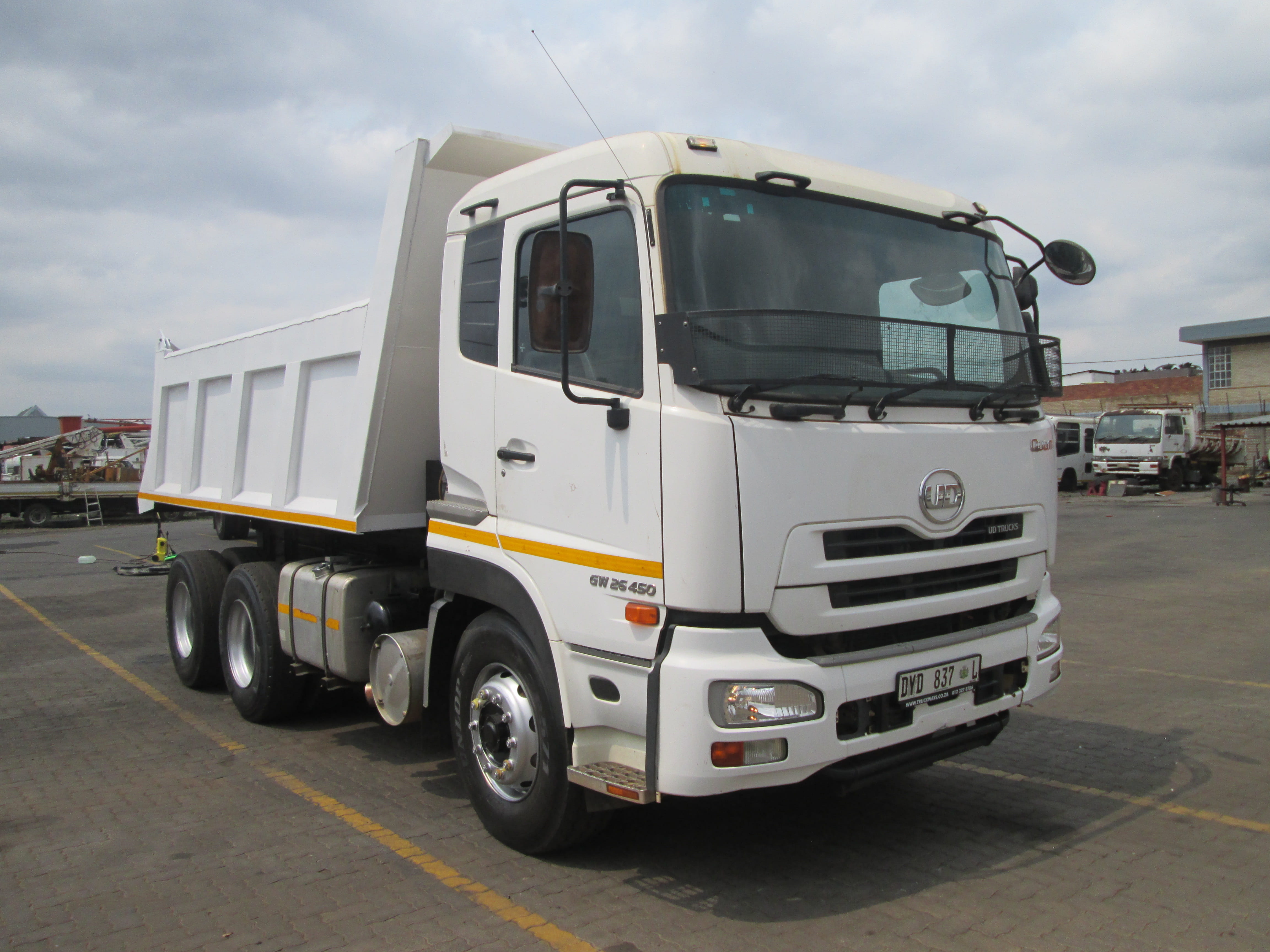 2018 UD QUON GW26-450 10 CUBE TIPPER 366033KM