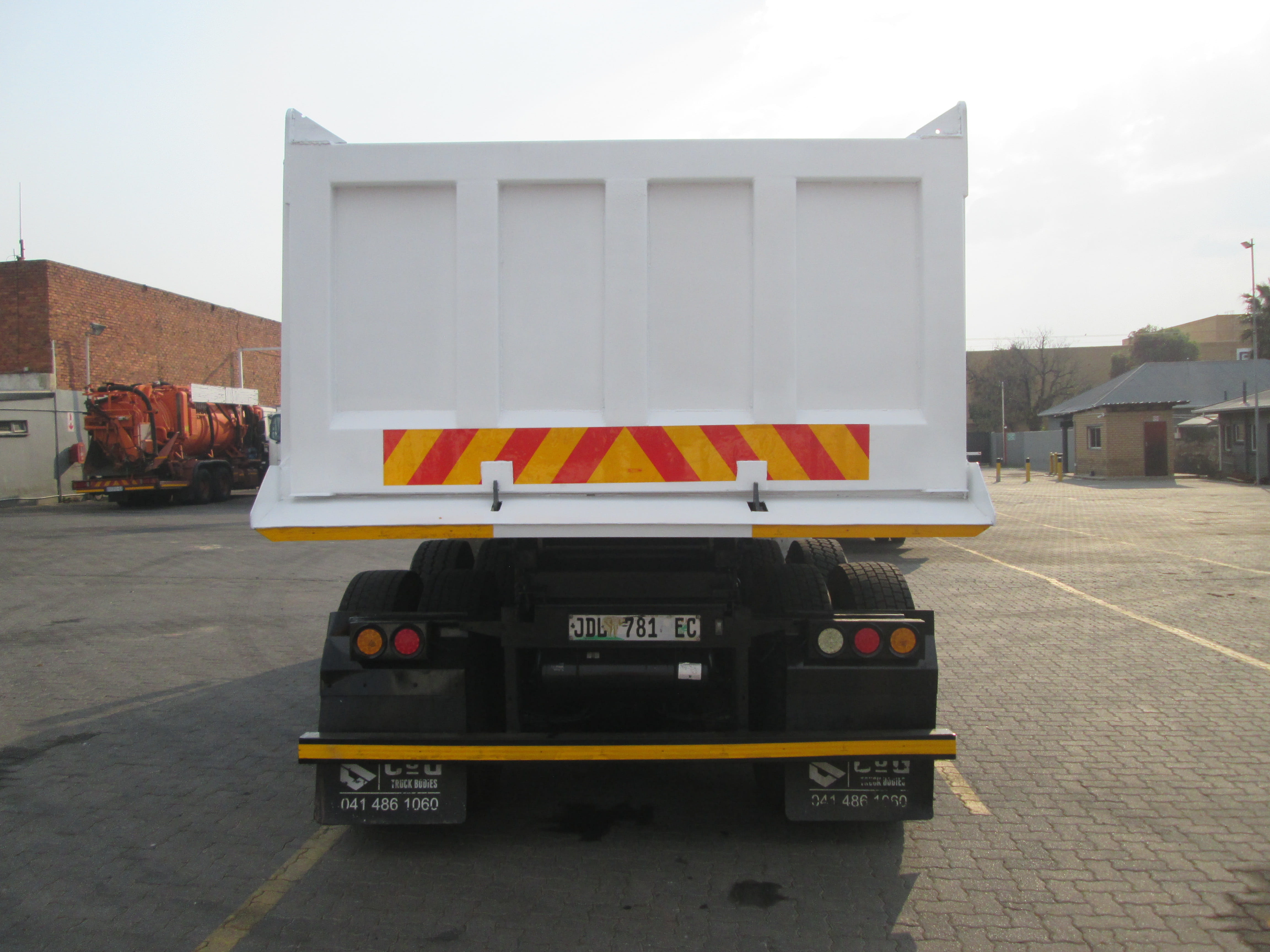2018 UD QUON GW26-450 10 CUBE TIPPER 406565KM - Image 6