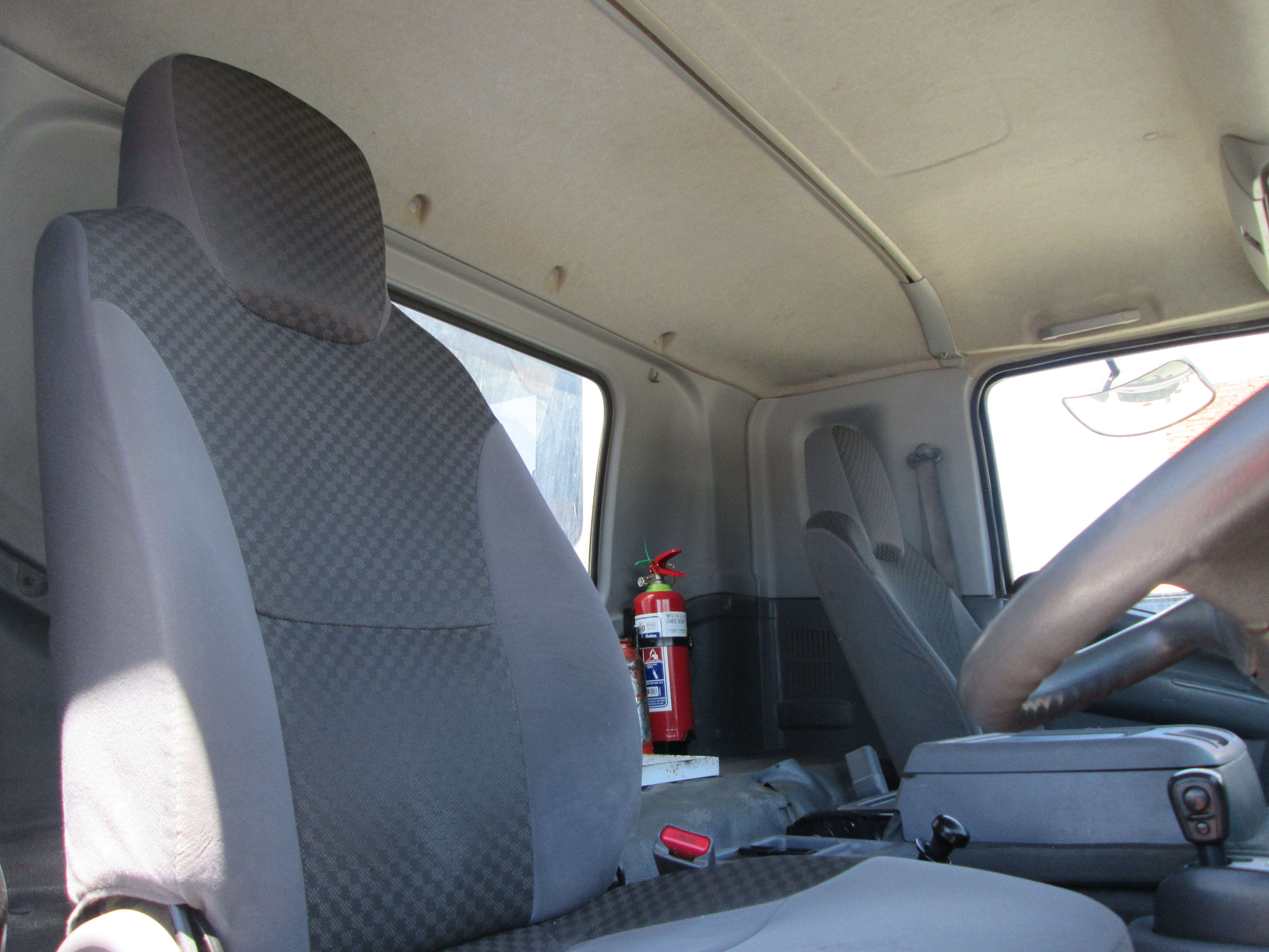 2021 ISUZU FTR850 A SEATER PASSENGER POD FEATURING AN INTEGRATED REAR WORKSTATION, DEDICATED CLIMATE CONTROL, AND EXTERNAL TOOLBOX DRAWERS - 167914KM - Image 23