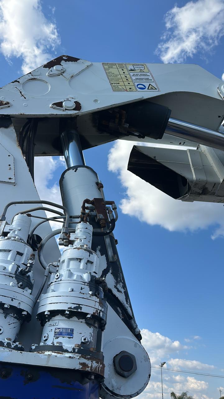 2001 MERCEDES BENZ 3235 ACTROS MP1 TWINSTEER 12TON DROPSIDE  WITH PESCI SPE560 CRANE - Image 13