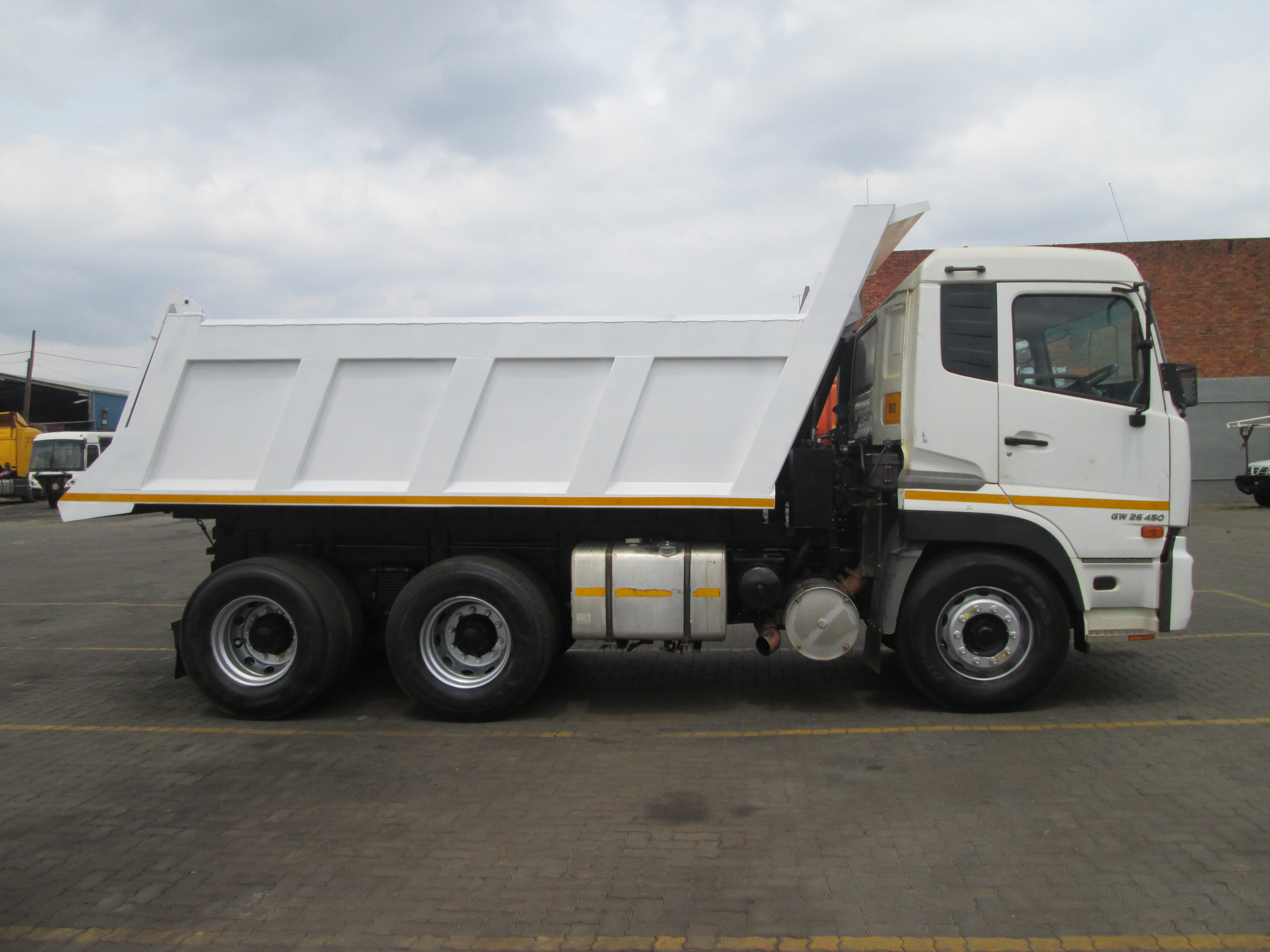 2018 UD QUON GW26-450 10 CUBE TIPPER 366033KM - Image 8