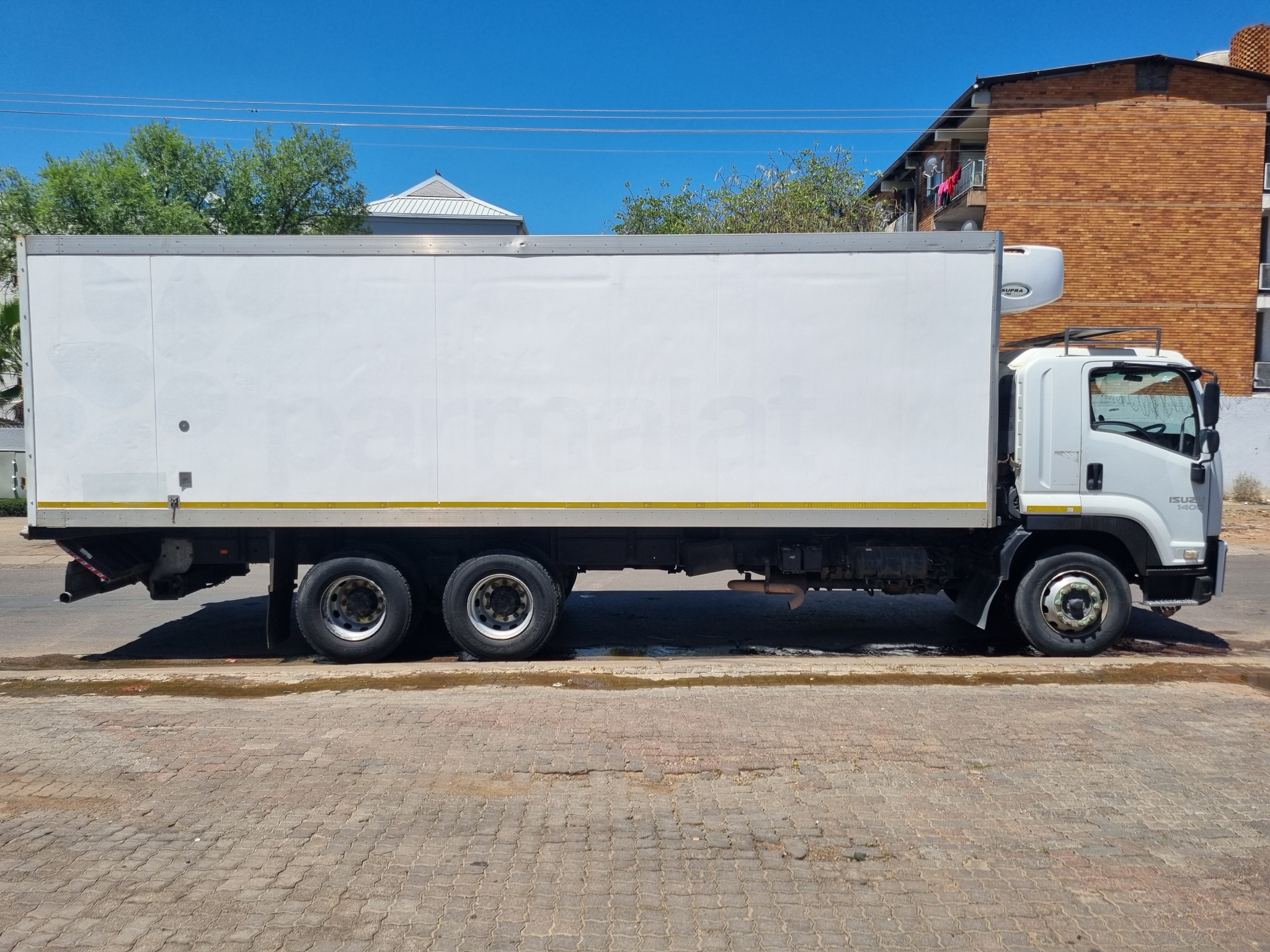2016 ISUZU FVZ1400 14TON TRUCK WITH FRIDGE BODY CARRIER UNIT - Image 9