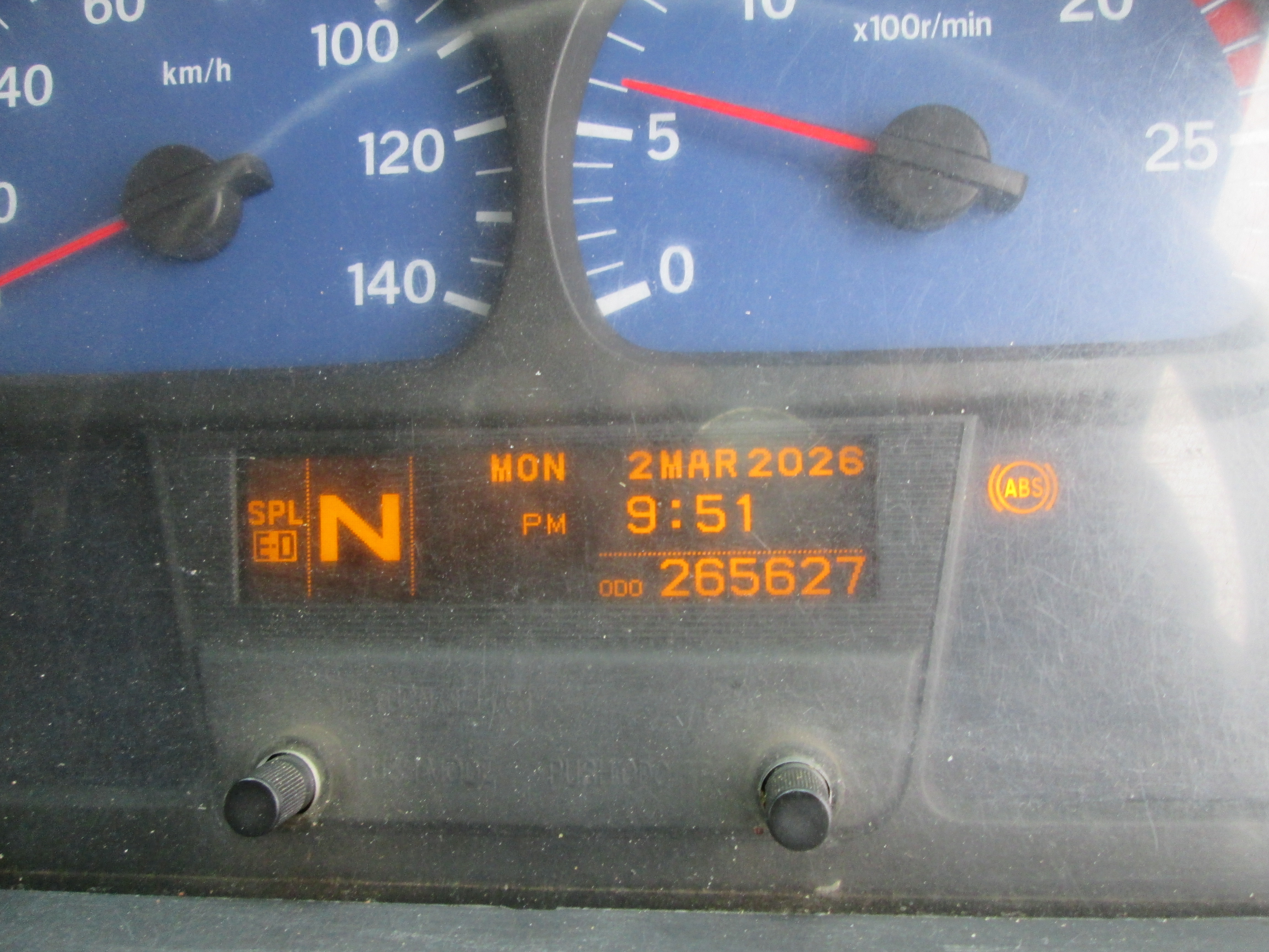 2018 UD QUON GW26-450 TRUCK TRACTOR 265596KM - Image 11