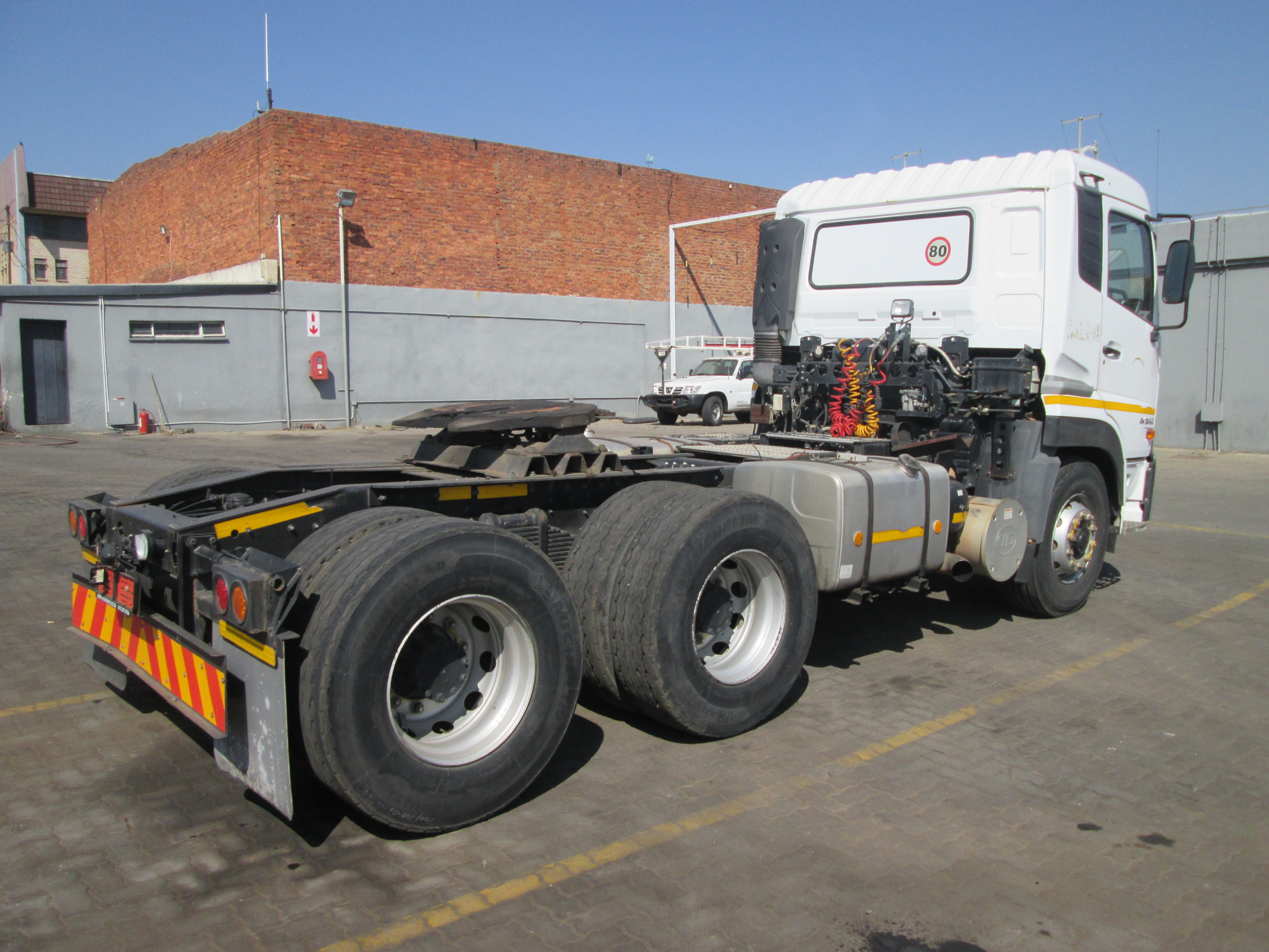 2019 UD QUON GW26-450 TRUCK TRACTOR 217418KM - Image 7