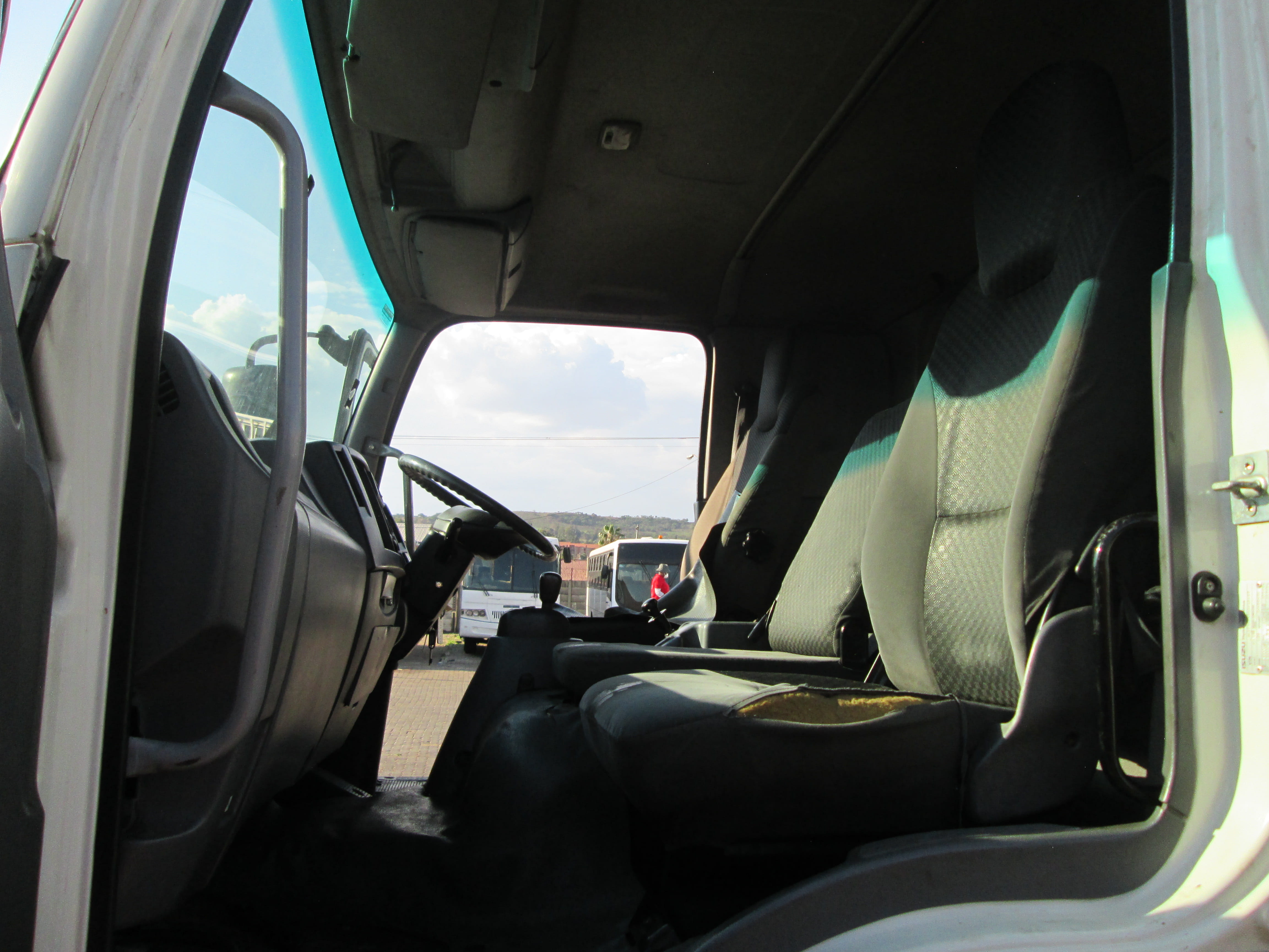 2018 ISUZU FTR850 AMT 8TON TRUCK WITH FRIDGE BODY CARRIER SUPRA 550 UNIT - 305632KM - Image 15