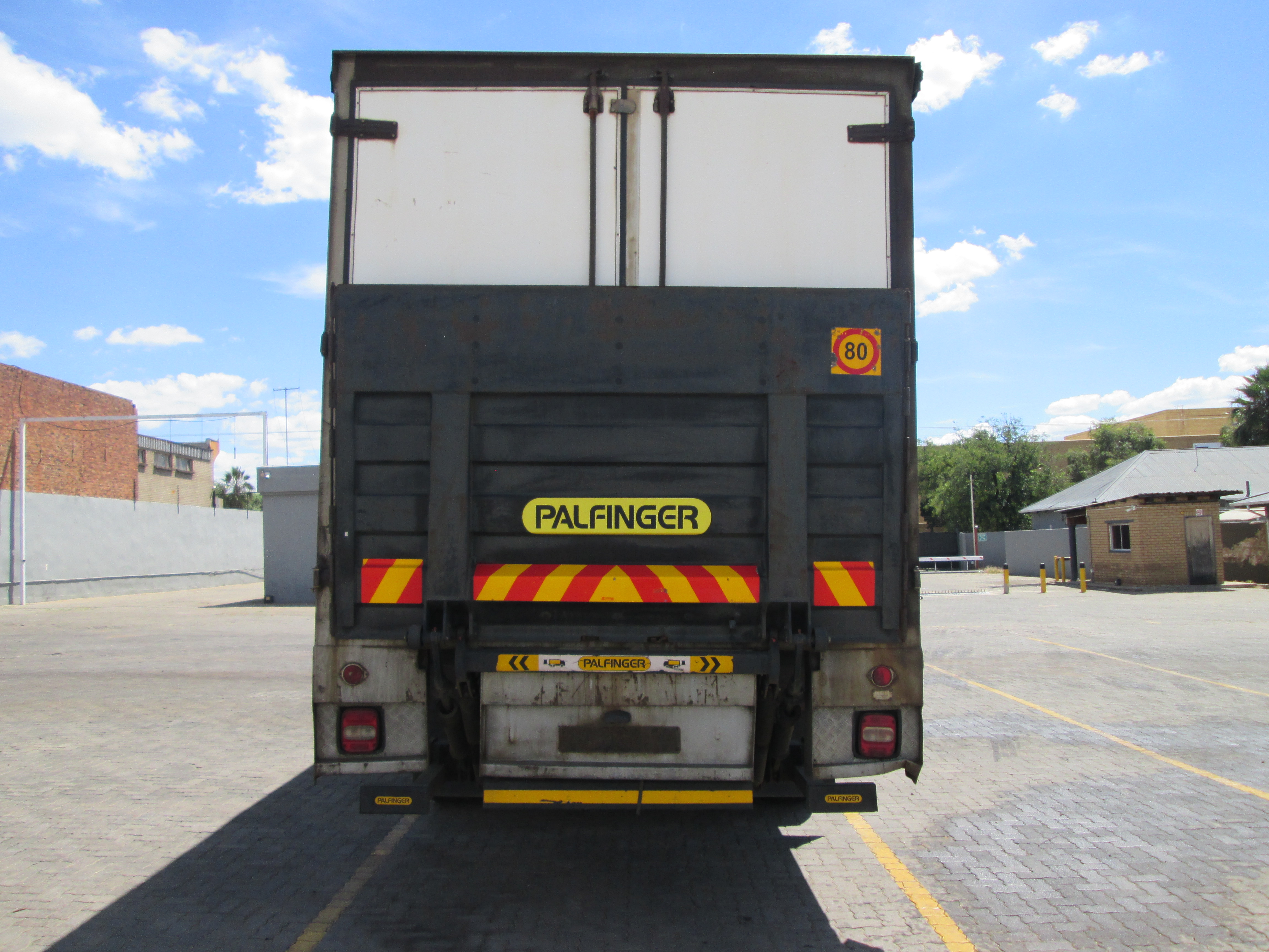 2016 VW CONSTELLATION 24.250 12TON CURTAIN SIDES - 292437KM - Image 6