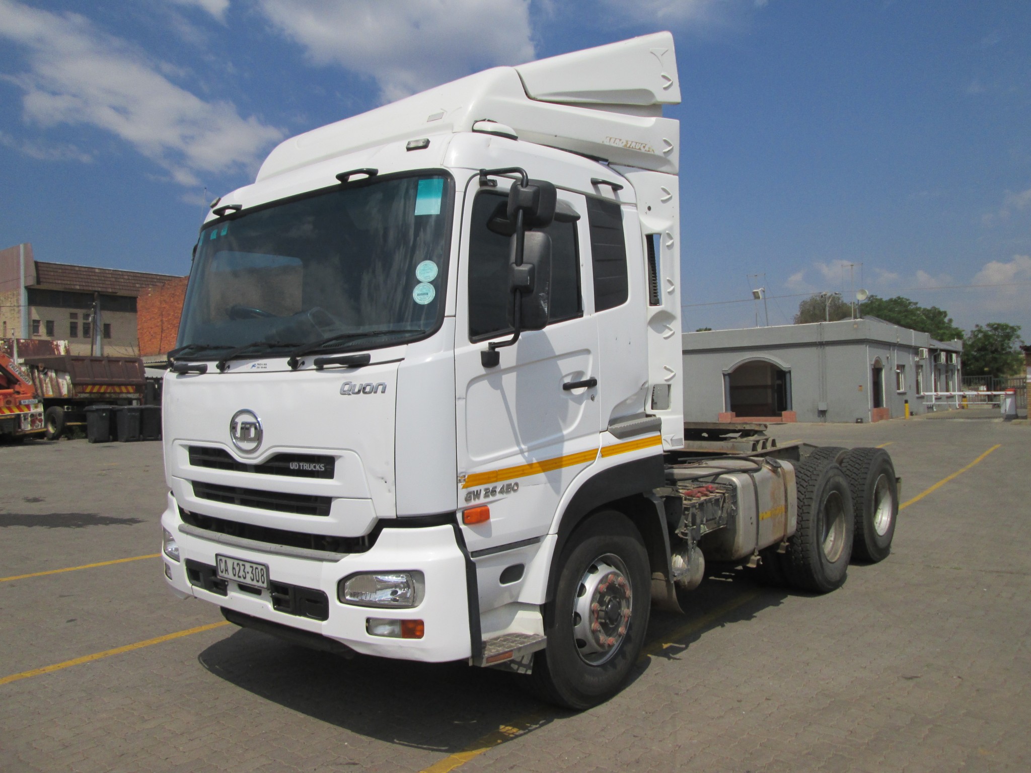 2018 UD QUON GW26-450 TRUCK TRACTOR  - Image 3