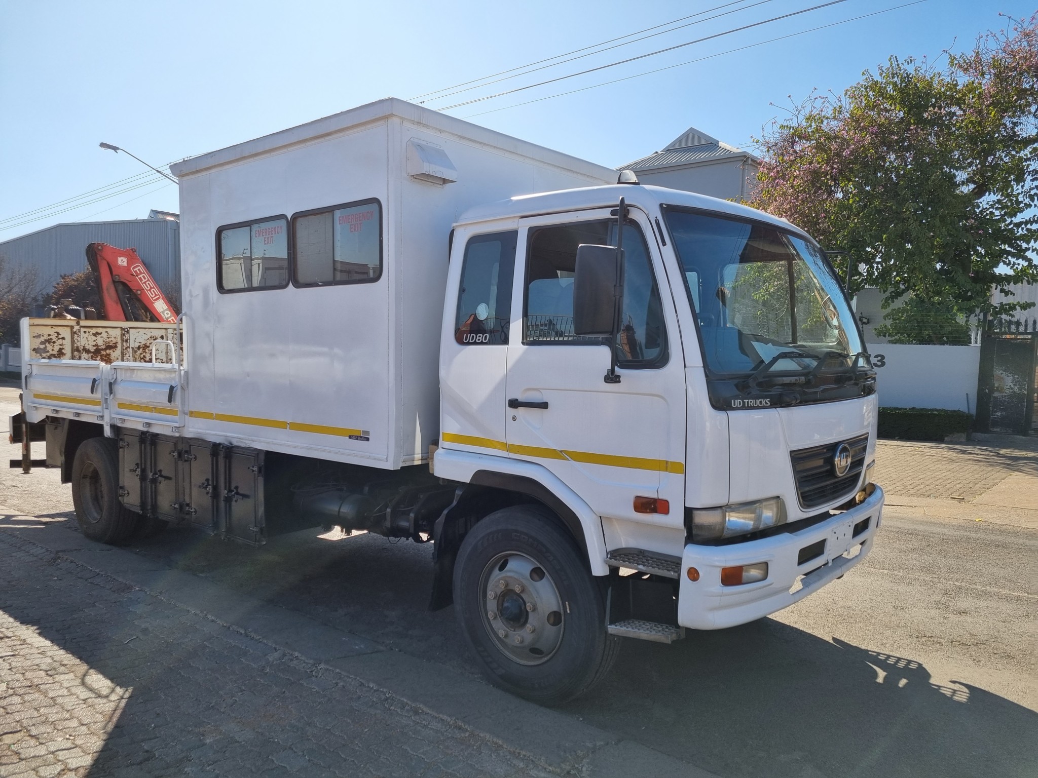 2011 UD TRUCK UD80 8TON DROPSIDE WITH FASSI F65 CRANE & CREWCAB