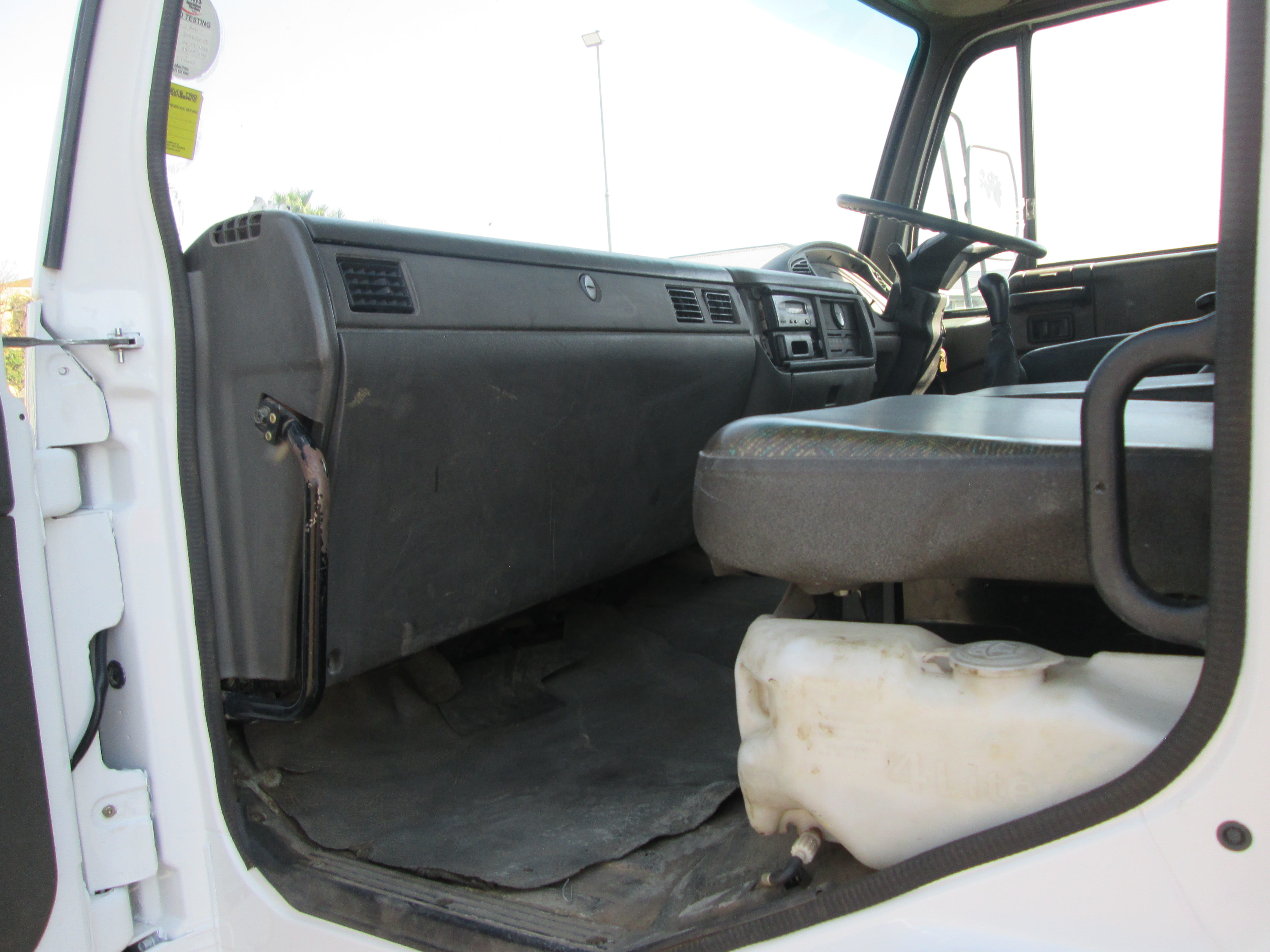 2000 UD80 8TON DROPSIDE WITH EFFER 75 CRANE - 138660KM - Image 13