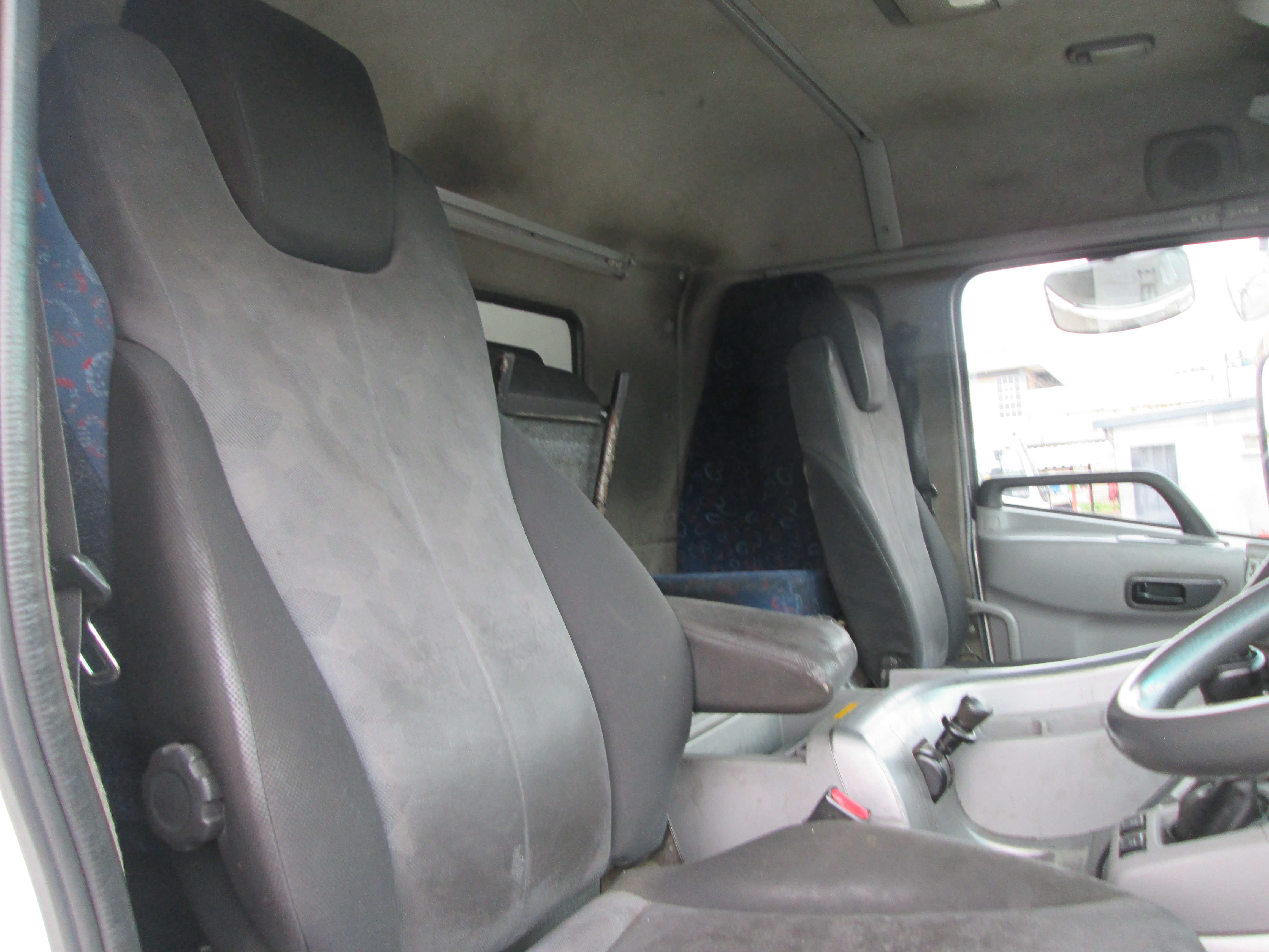 2019 UD QUON GW26-450 TRUCK TRACTOR 279924KM - Image 14