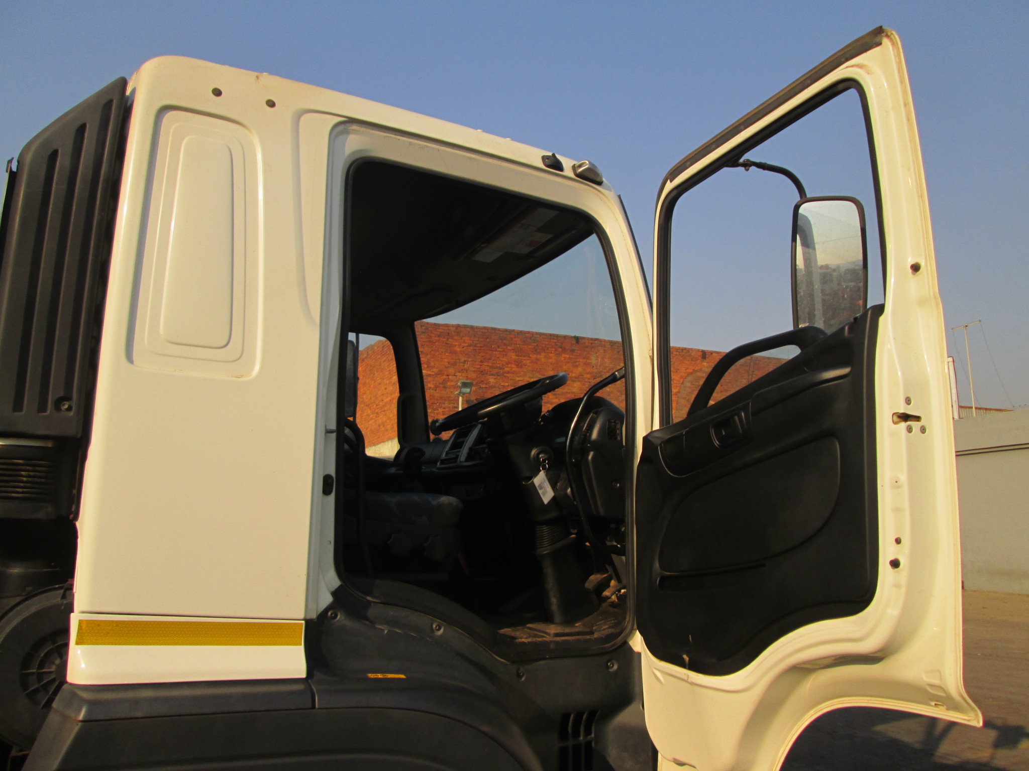 2019 HINO 500 2836 10CUBE TIPPER 51805KM - Image 2