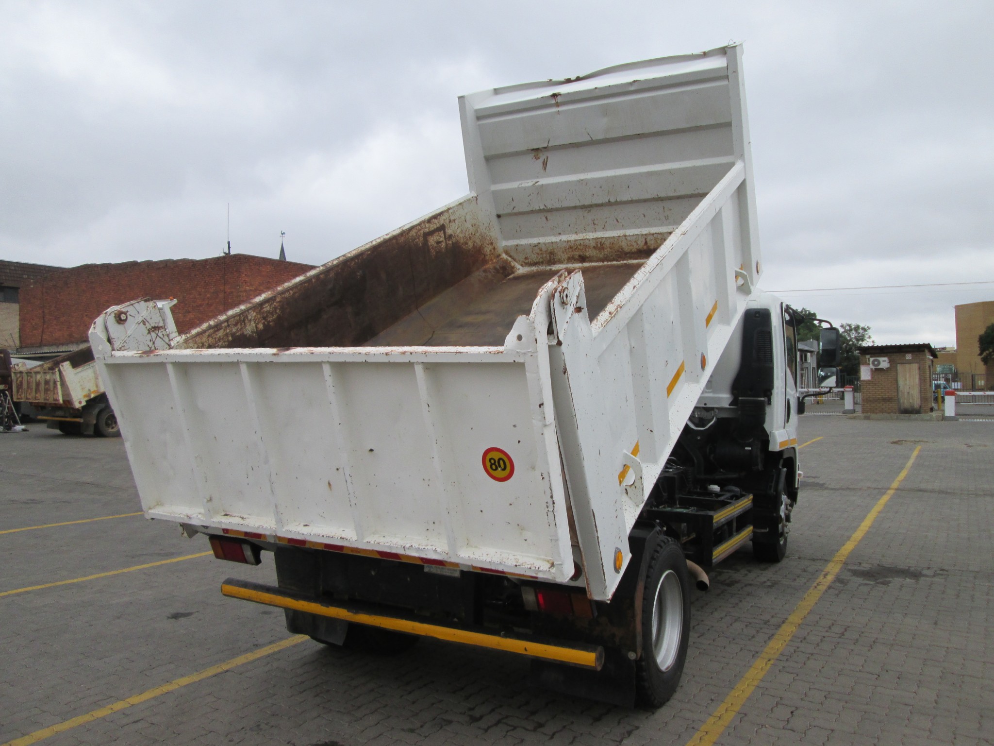 2018 ISUZU FSR800 6CUBE TIPPER - Image 15