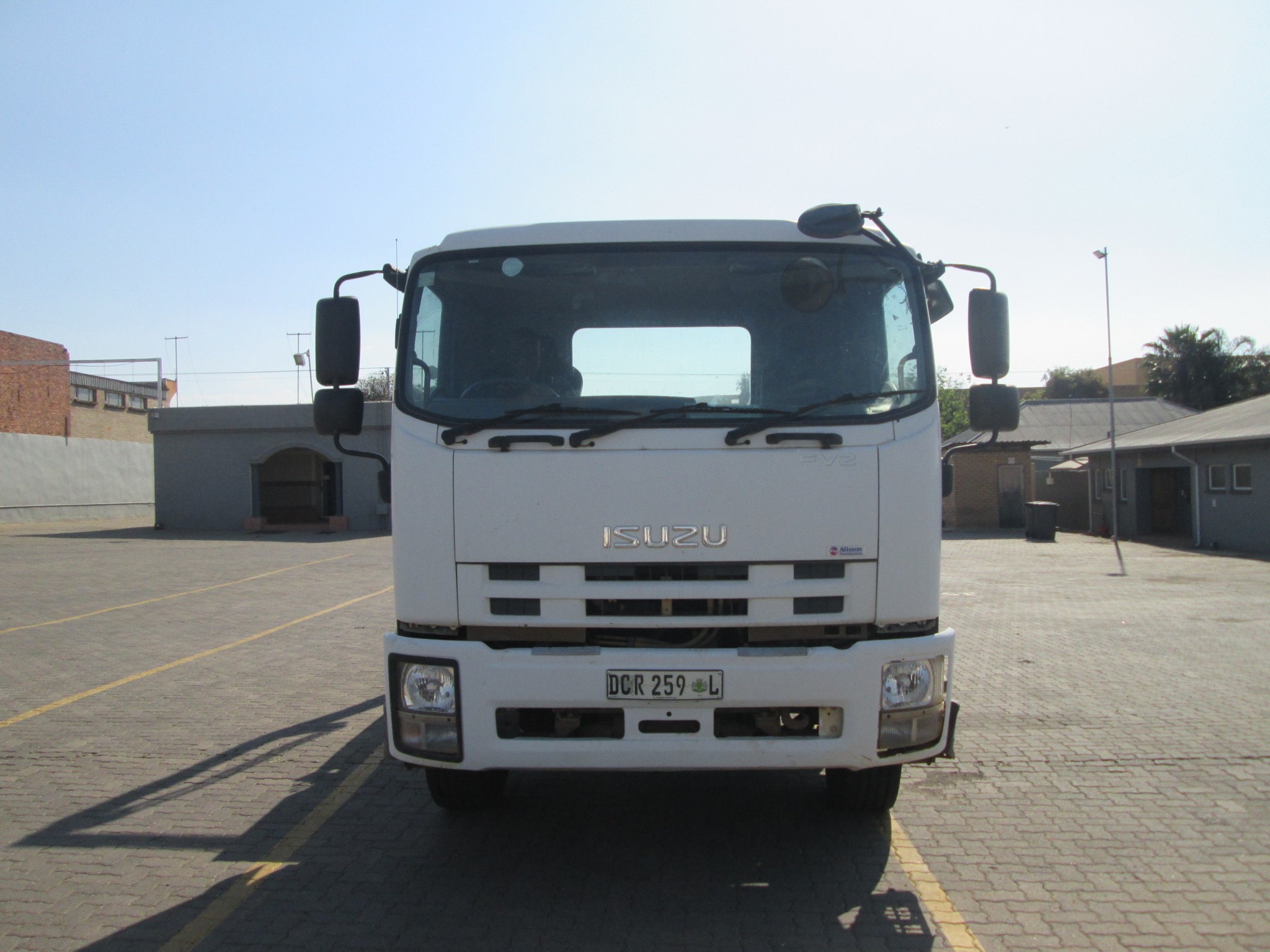 2014 ISUZU FVZ1400 16TON SKIPLOADER  - Image 2