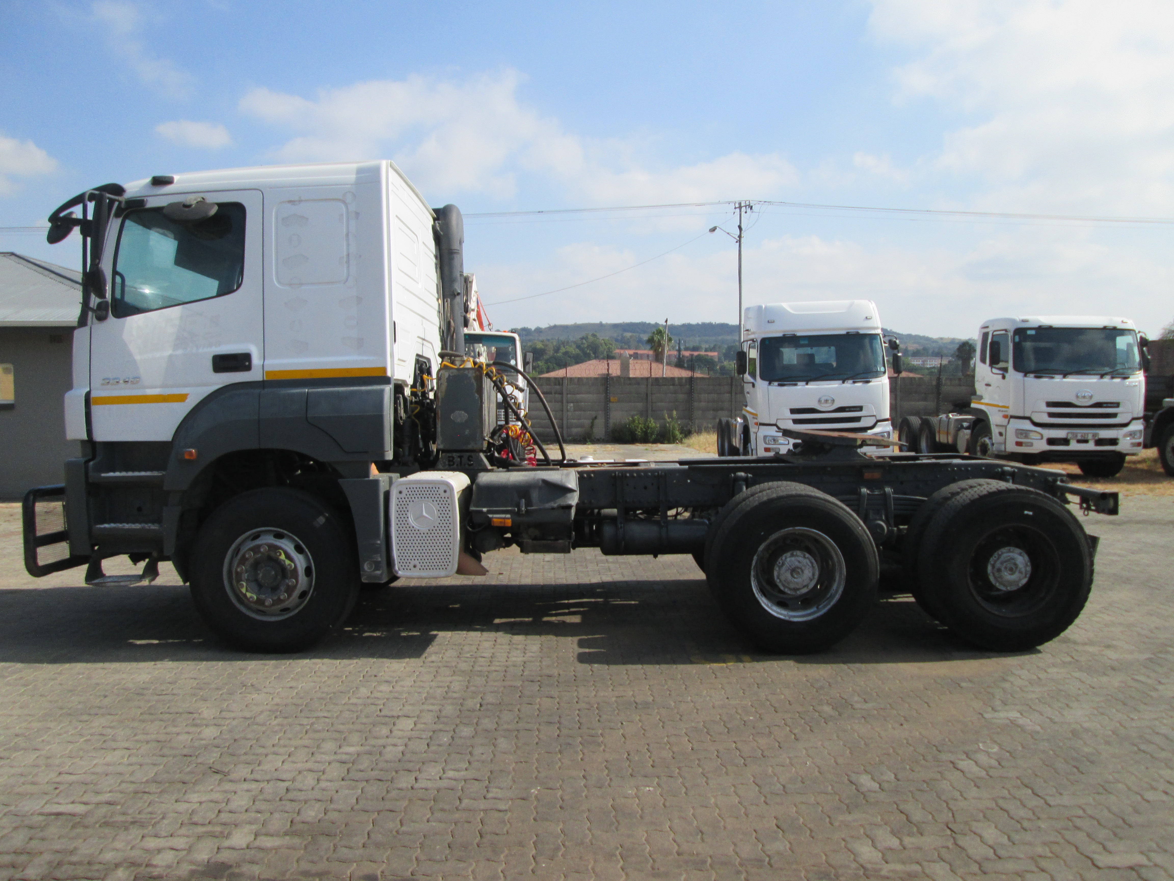2018 MERCEDES BENZ 3340 AXOR TRUCK TRACTOR 262859KM - Image 4