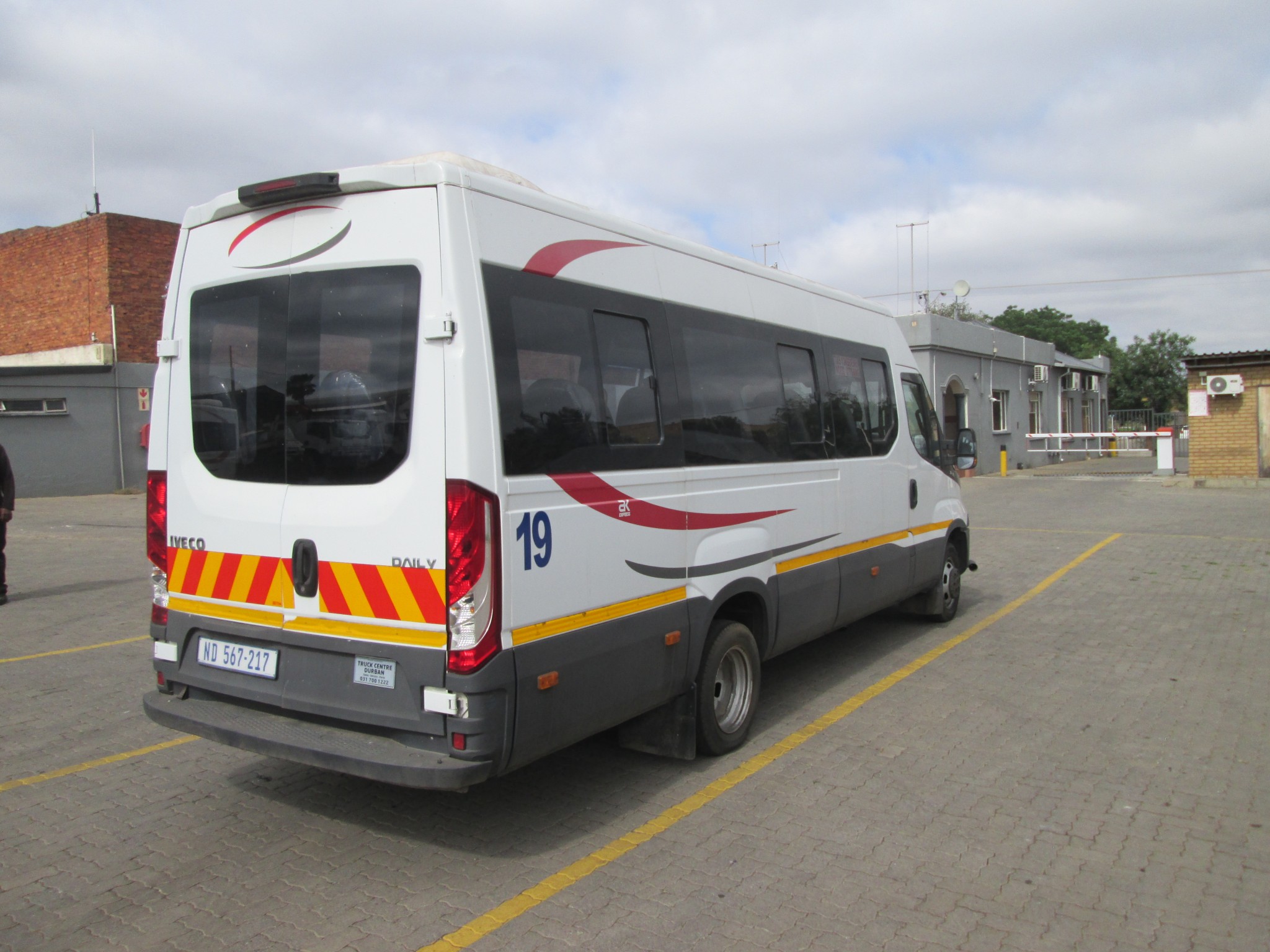 2019 IVECO DAILY 50-150 22 SEATER - Image 7