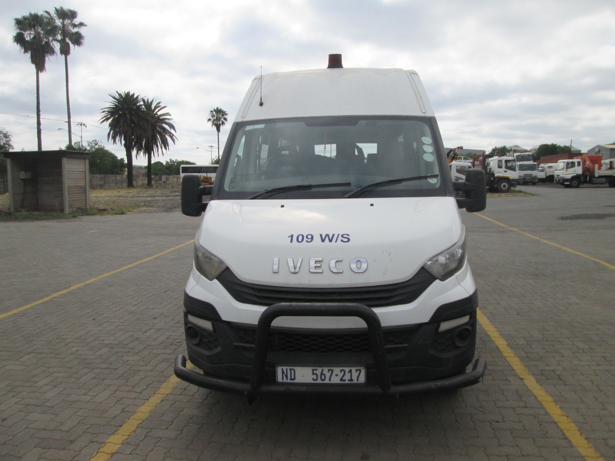 2019 IVECO DAILY 50-150 22 SEATER - Image 2