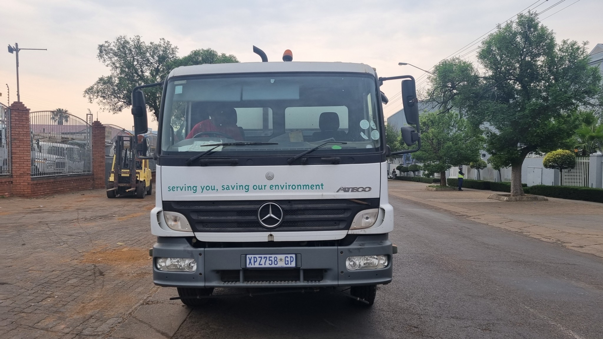 2008 MERCEDES BENZ 1517 ATEGO ROAD SWEEPER - Image 2