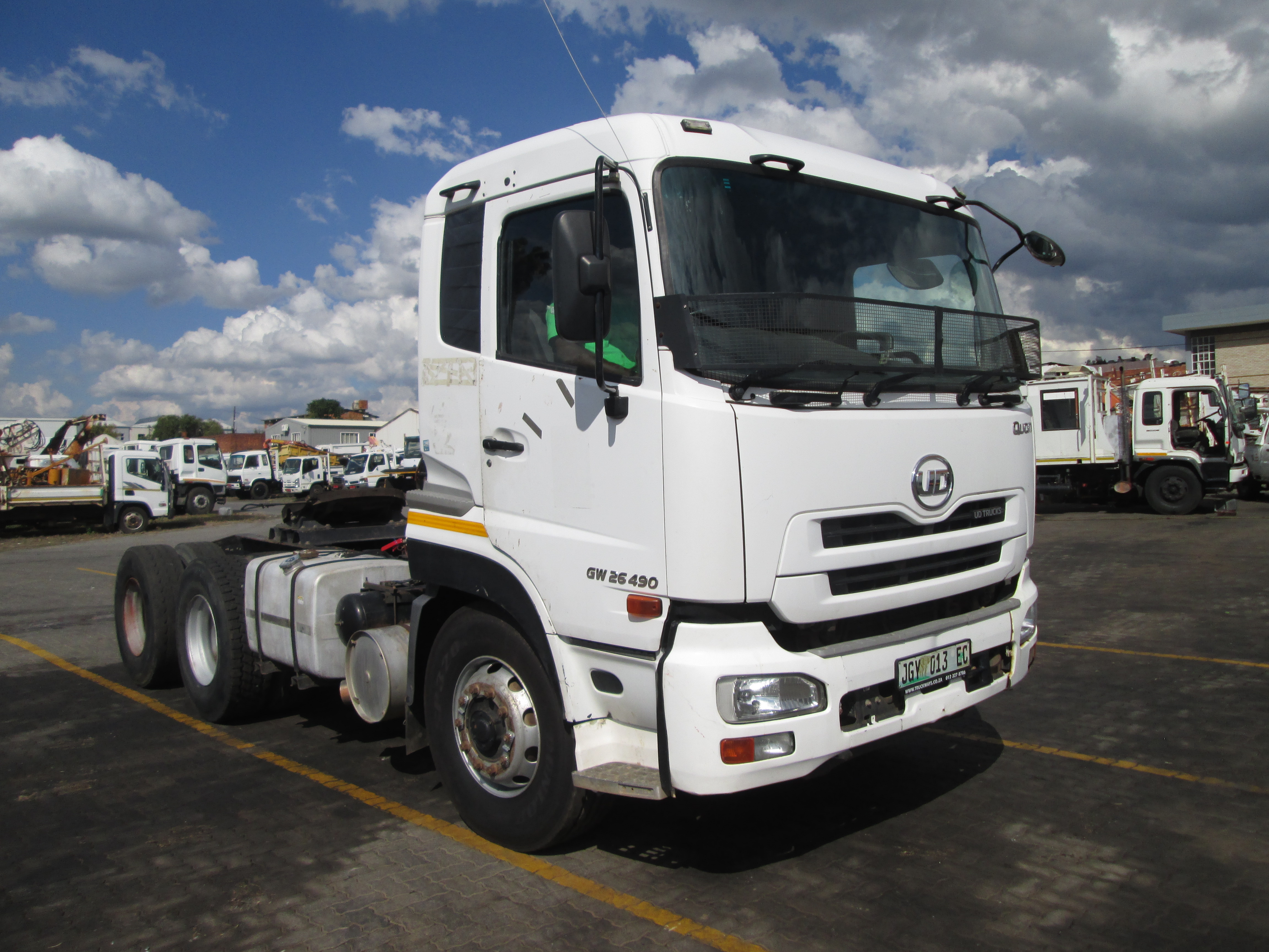 2018 UD QUON GW26-450 TRUCK TRACTOR 286211KM
