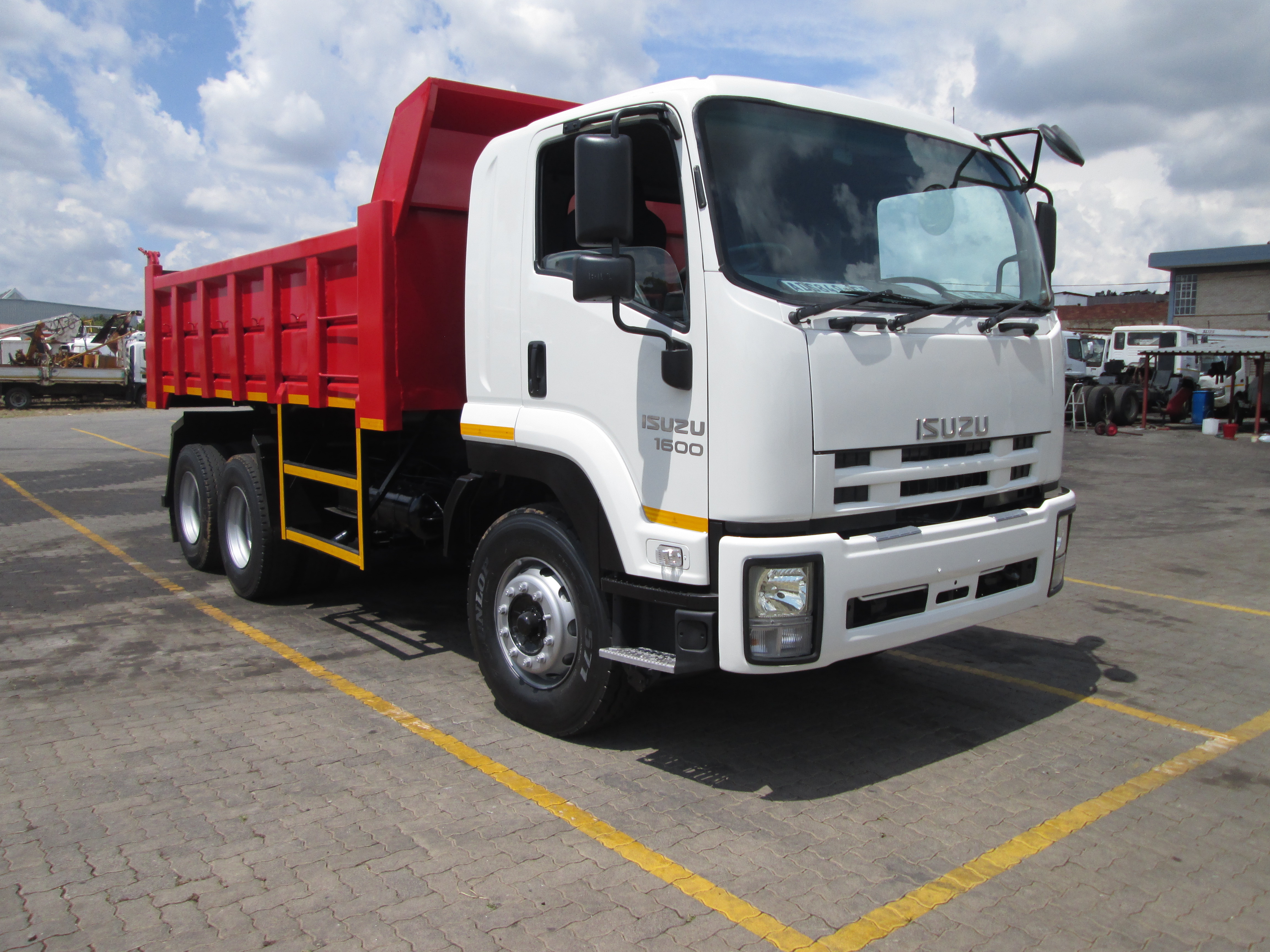 2013 ISUZU FVZ1400 10CUBE TIPPER 344649KM