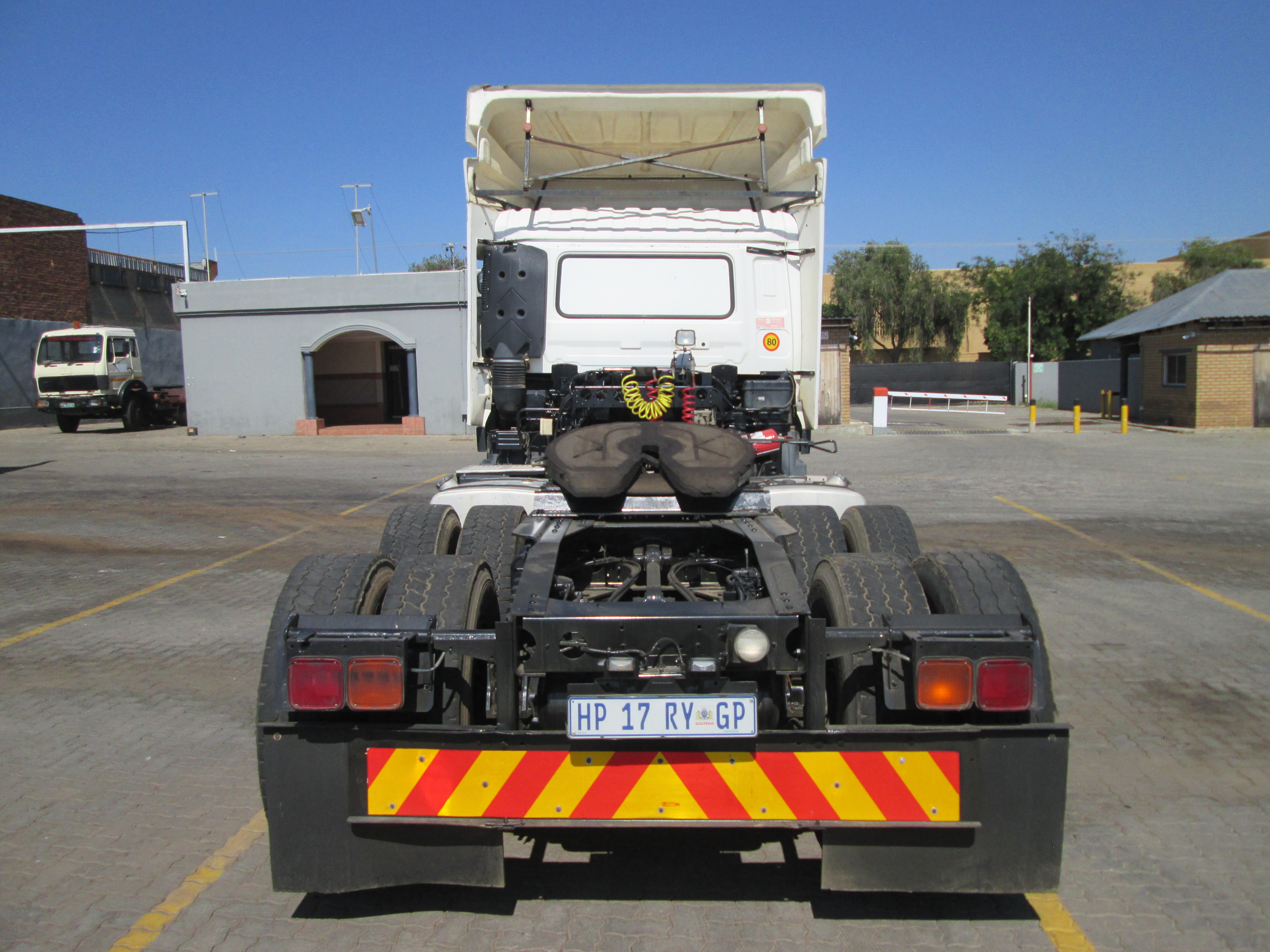 2018 UD QUON GW26-450 TRUCK TRACTOR 246563KM - Image 6