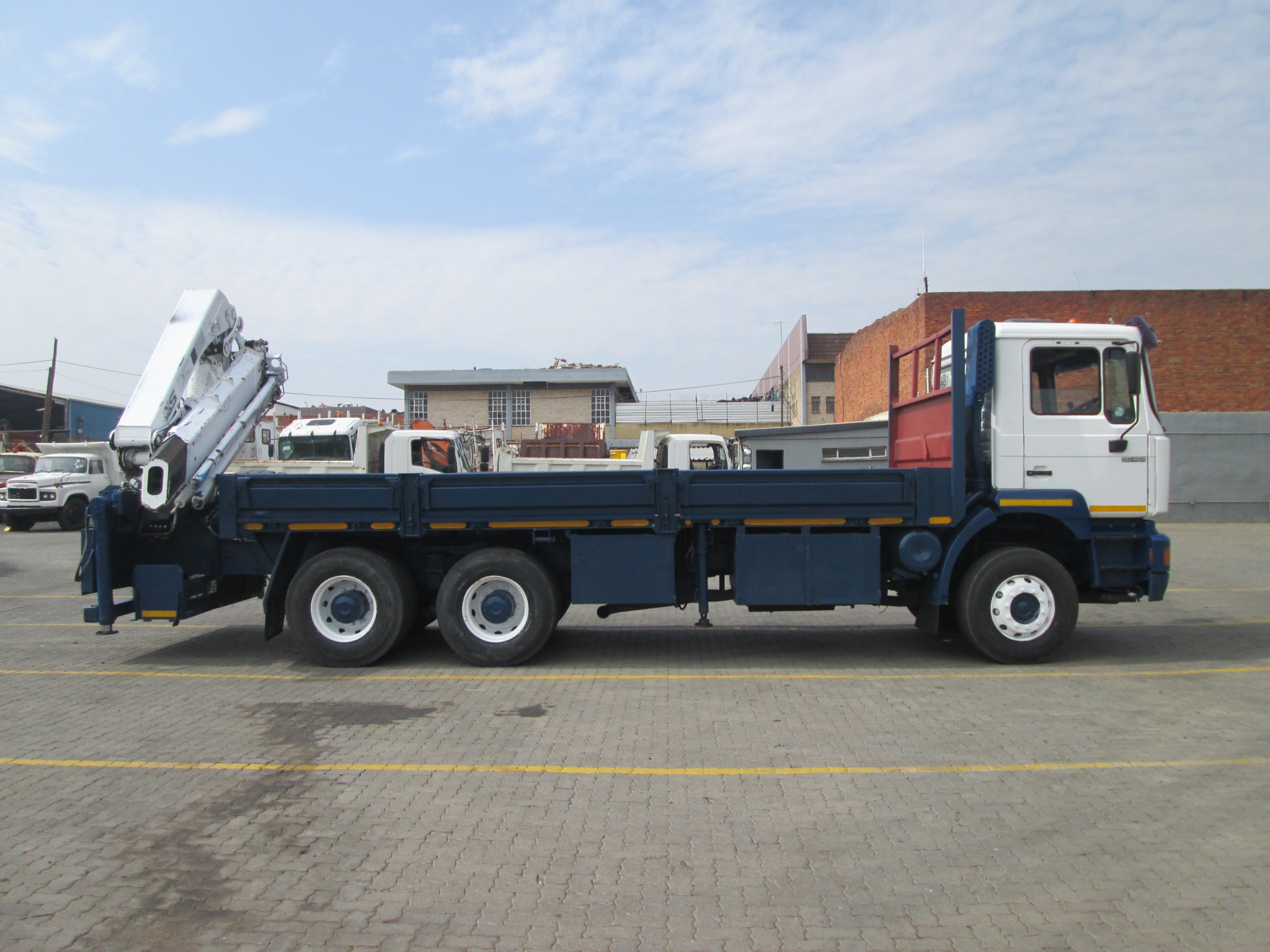 2004 MAN 30-464 12TON DROPSIDE BODY WITH HIAB 288 EP-4CLX CRANE - Image 9