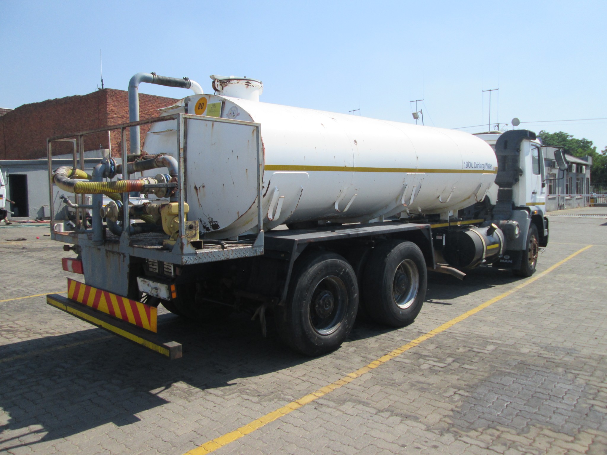 2018 MAN CLA26.280 12000L WATER TANKER - Image 6