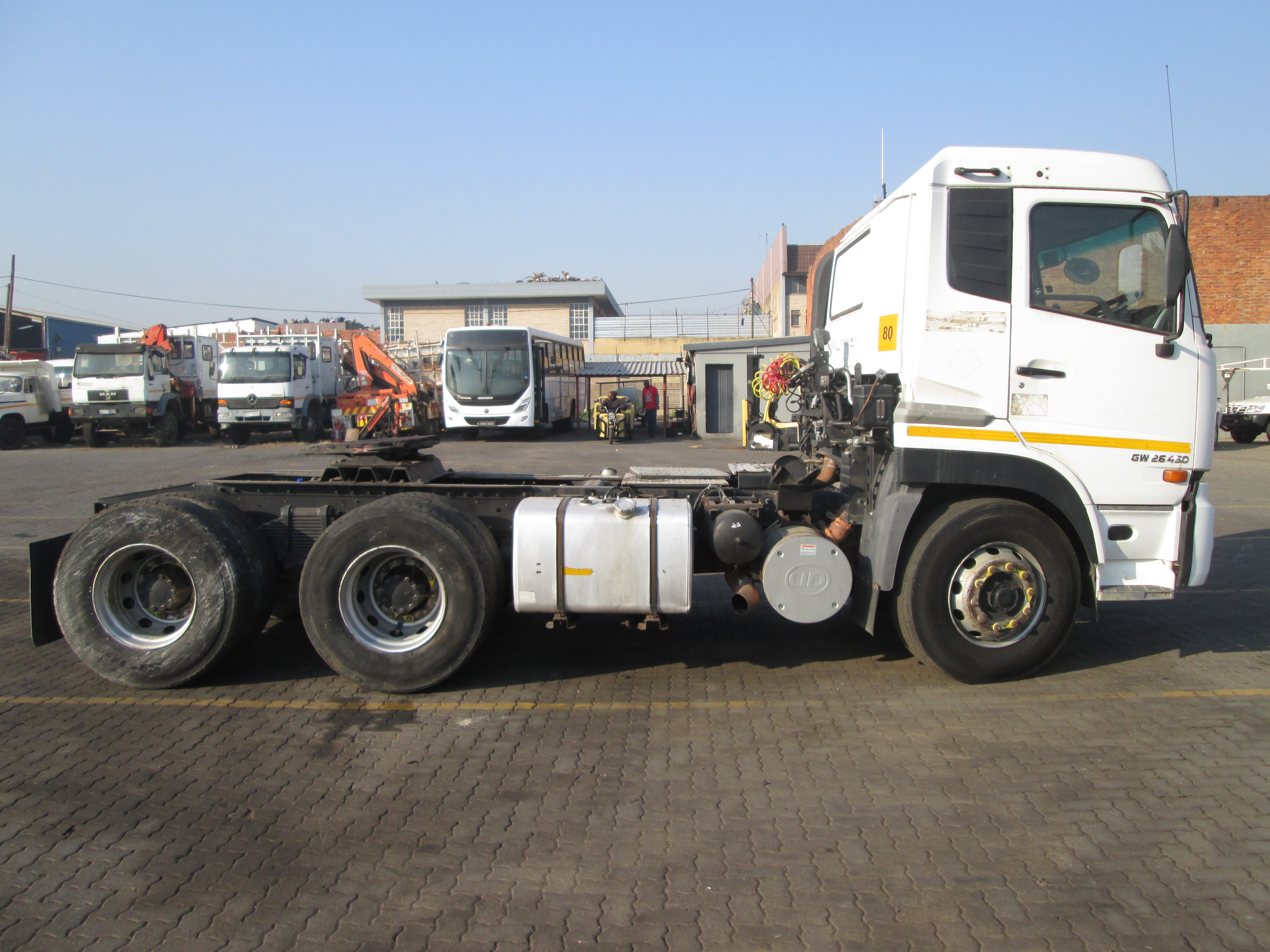 2018 UD QUON GW26-450 TRUCK TRACTOR 253087KM - Image 9