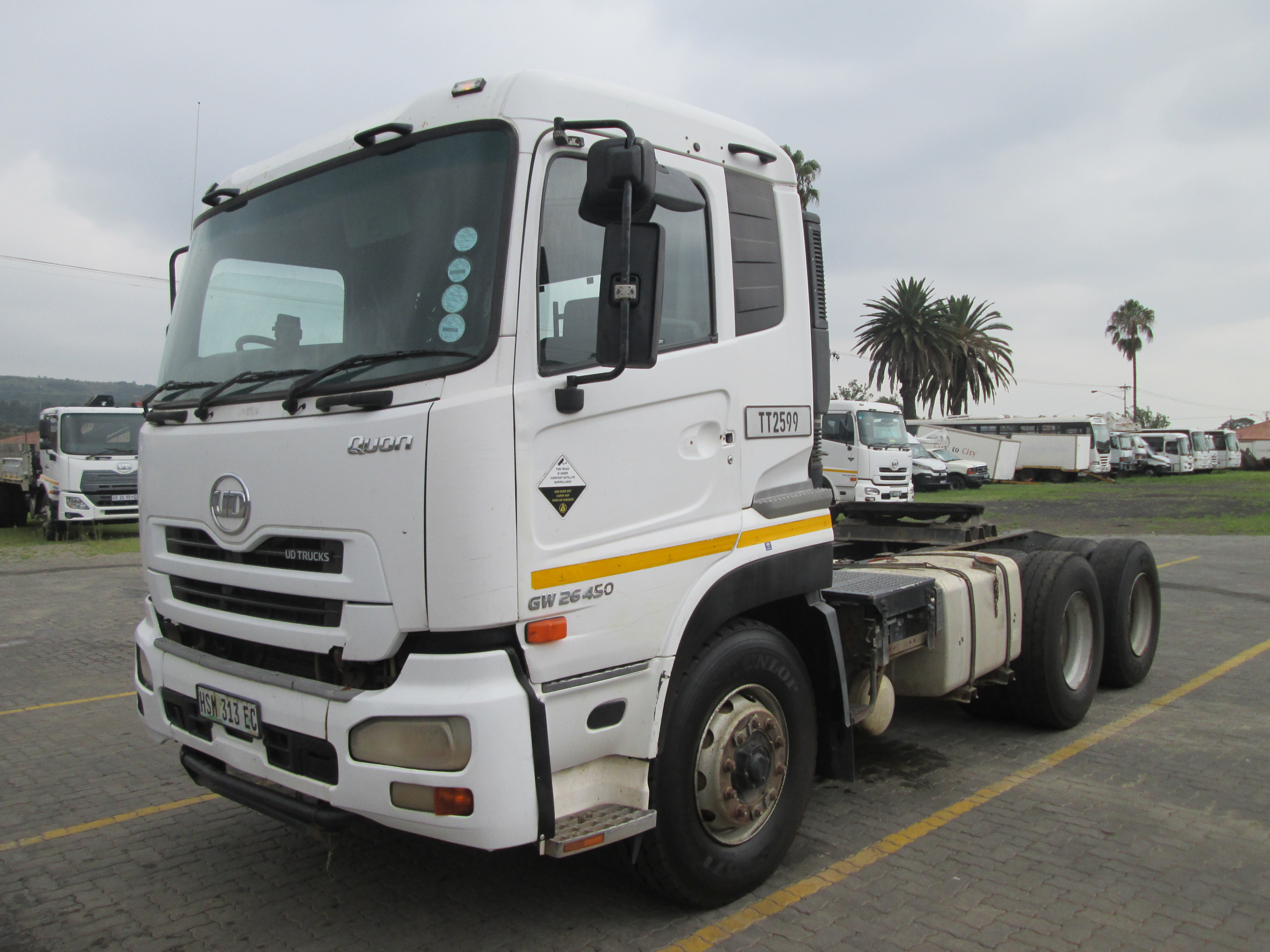 2015 UD QUON GW26-450 TRUCK TRACTOR - Image 3