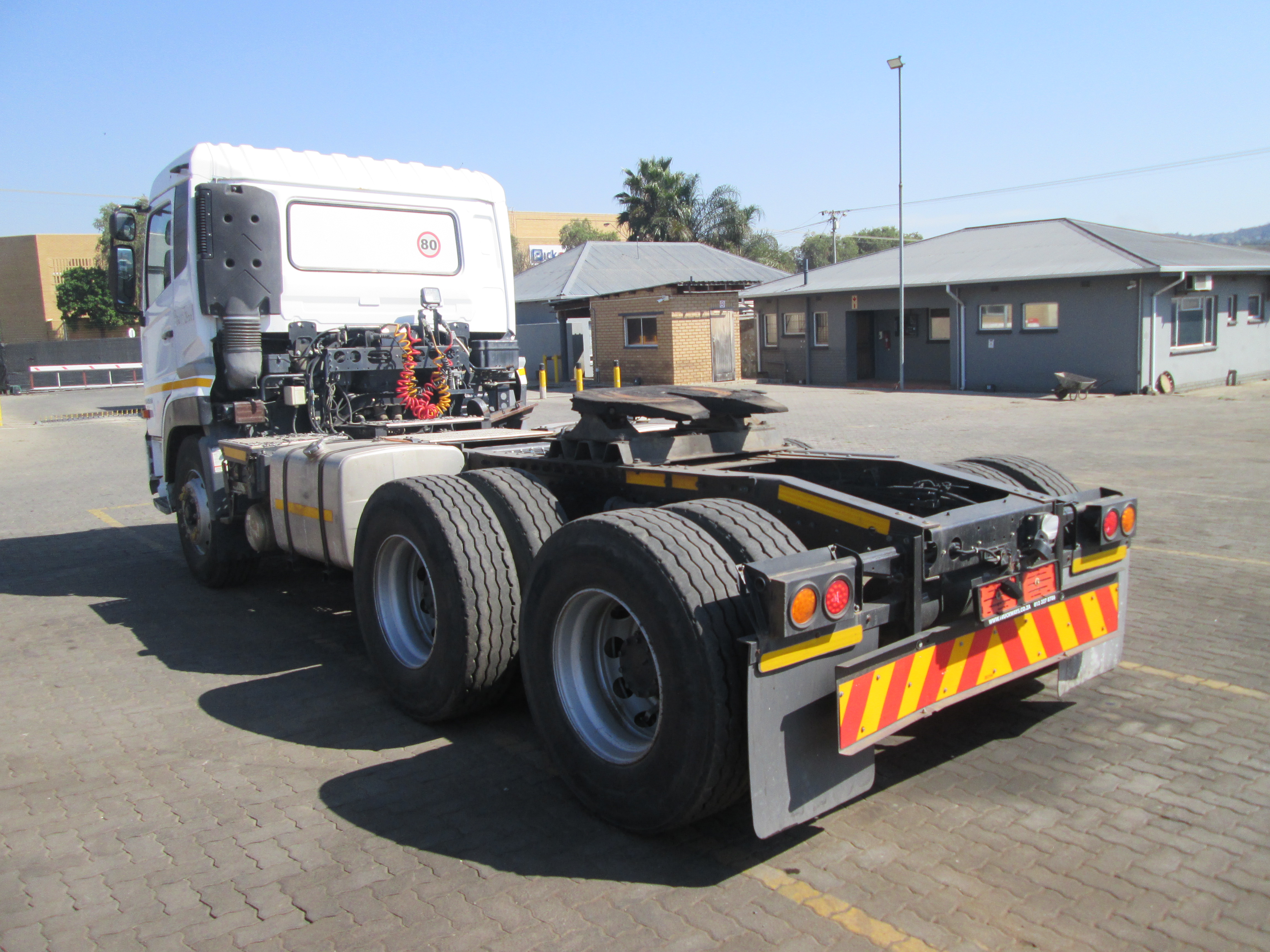 2019 UD QUON GW26-450 TRUCK TRACTOR 217418KM - Image 5