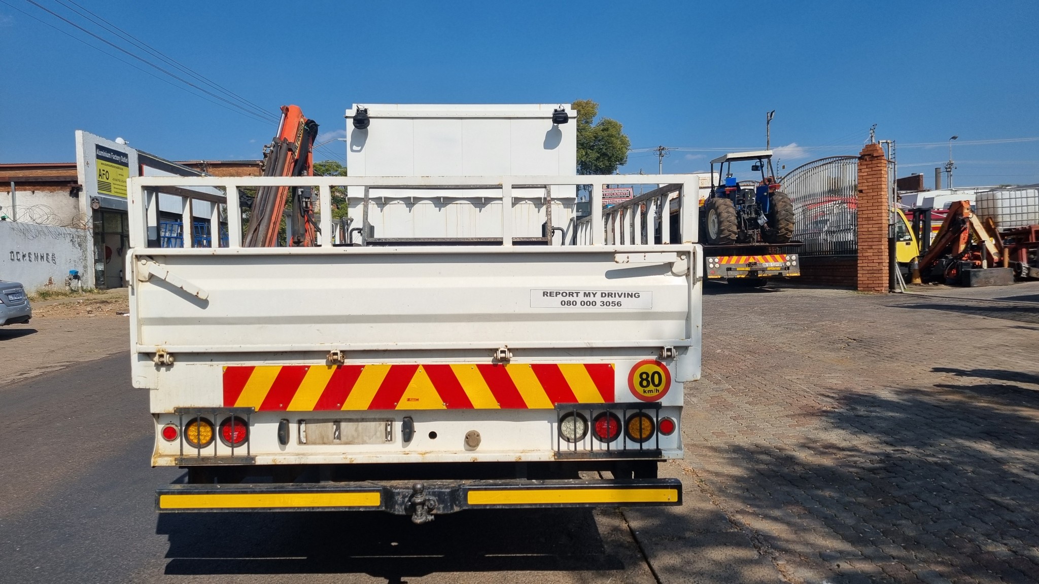 2009 ISUZU FSR700 8TON DROPSIDE, CREW CAB WITH PC1500 CANE - Image 6