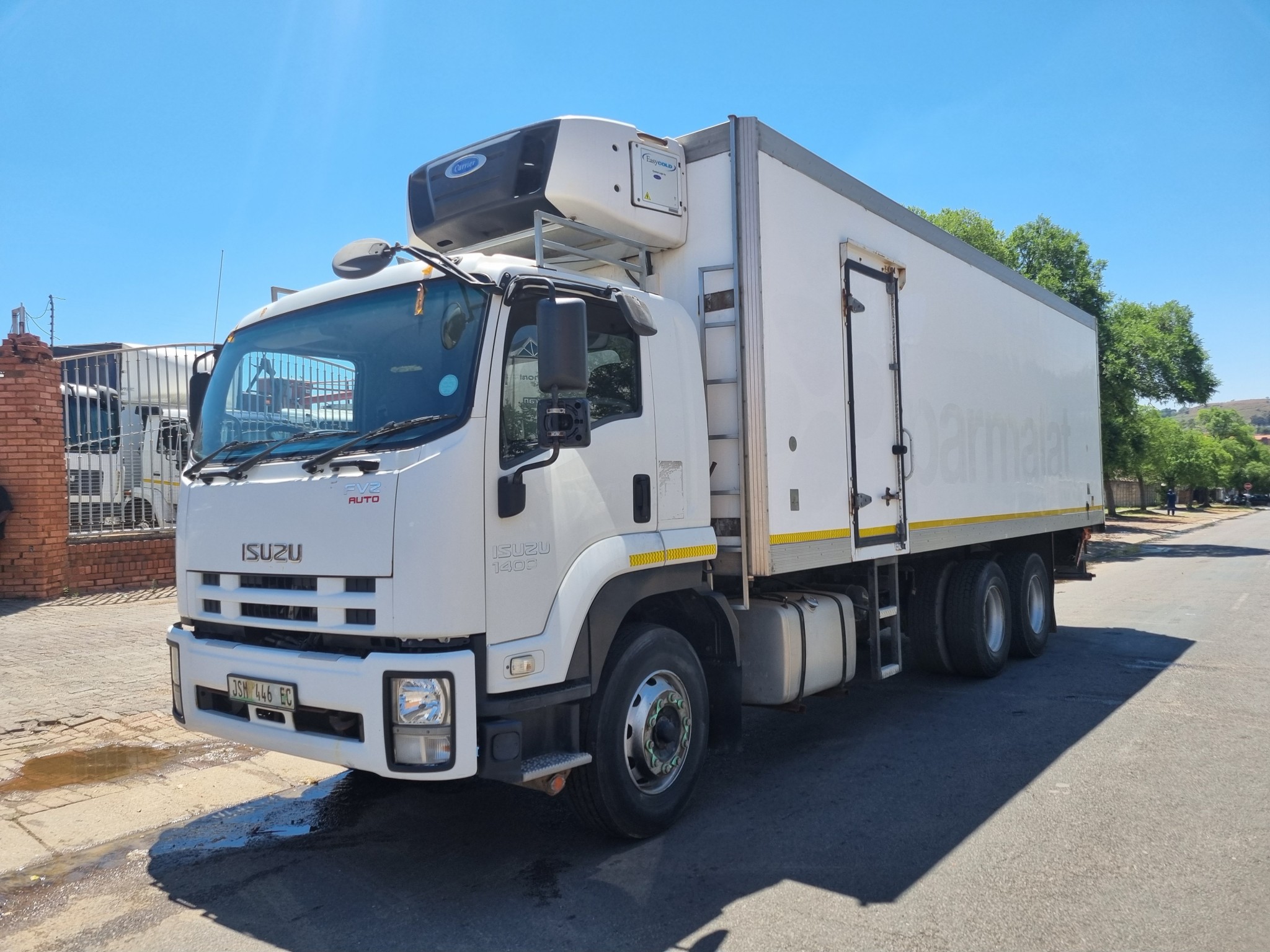 2016 ISUZU FVZ1400 14TON TRUCK WITH FRIDGE BODY CARRIER UNIT - Image 4