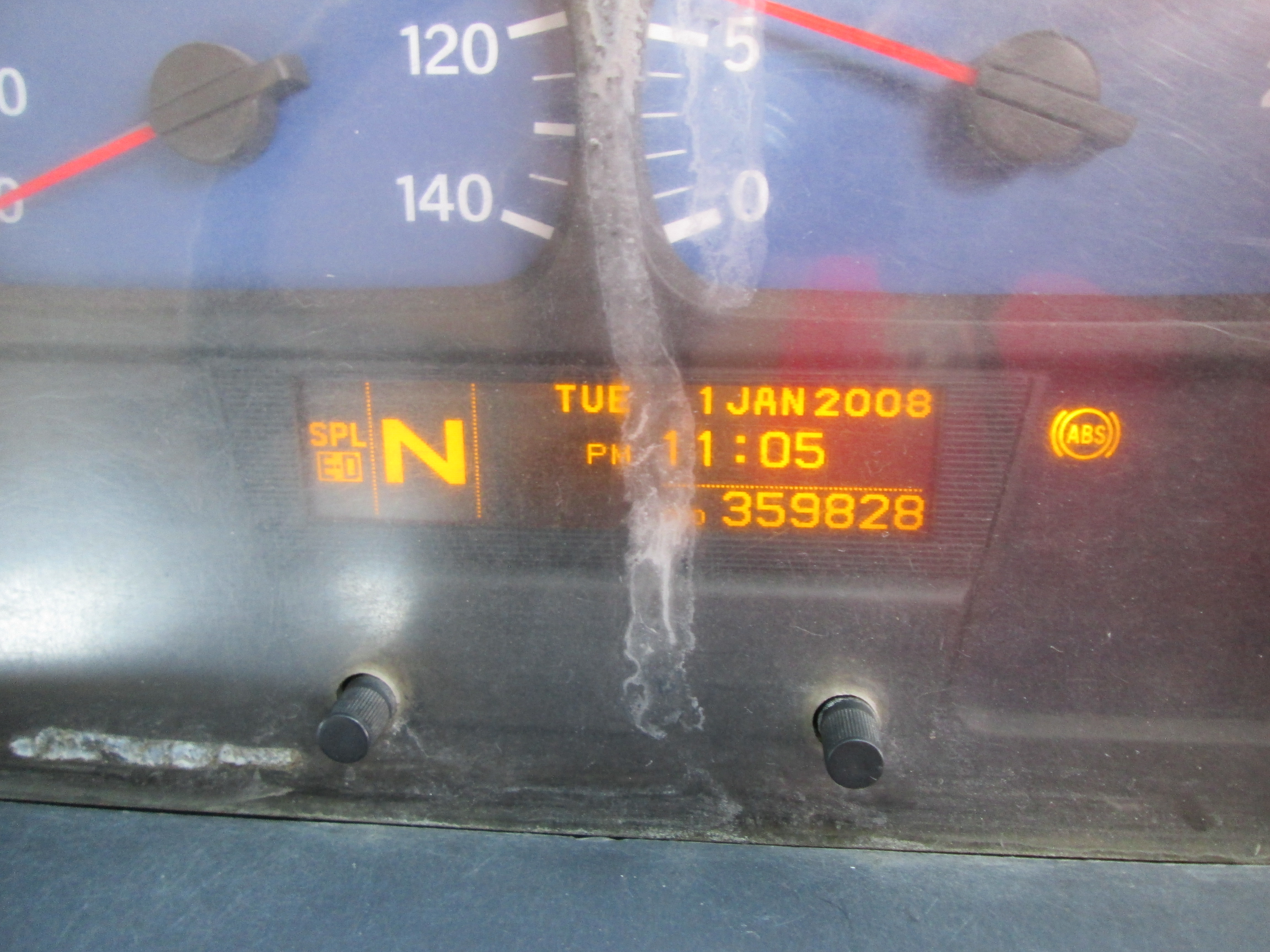 2015 UD QUON GW26-450 TRUCK TRACTOR 359828KM - Image 11
