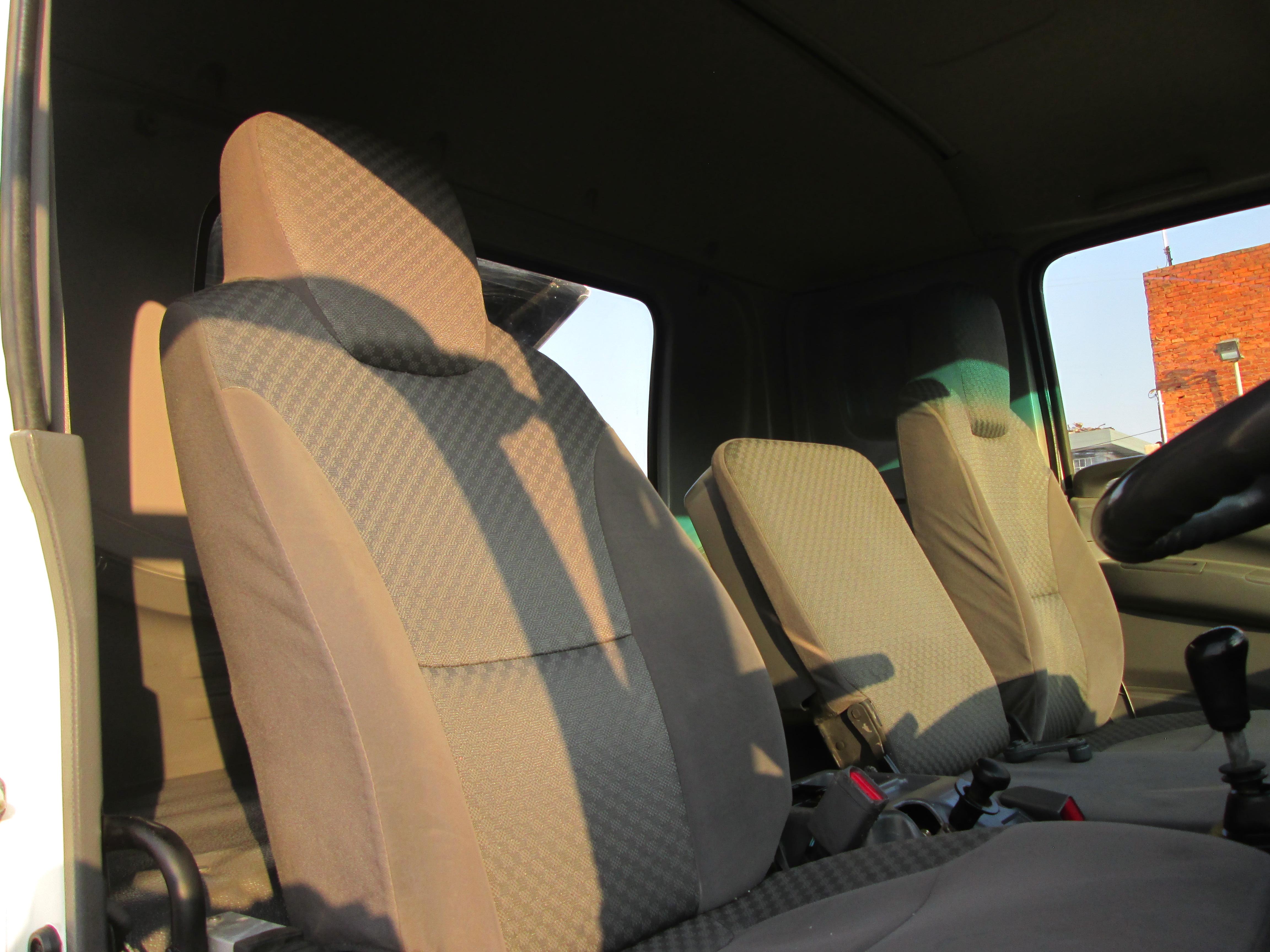 2018 ISUZU FSR800 6CUBE TIPPER 99365KM - Image 12