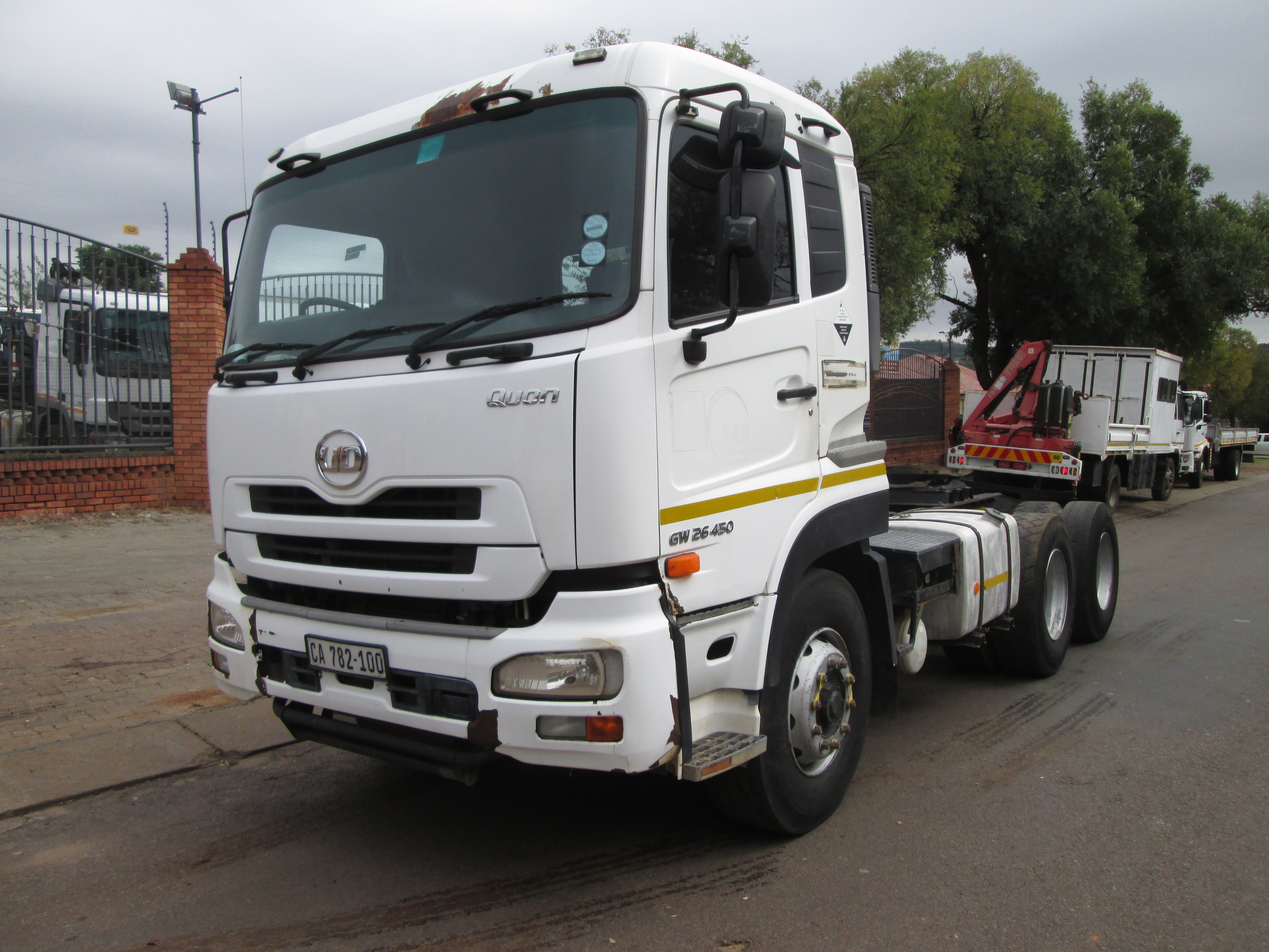 2015 UD QUON GW26-450 TRUCK TRACTOR 263383KM - Image 3