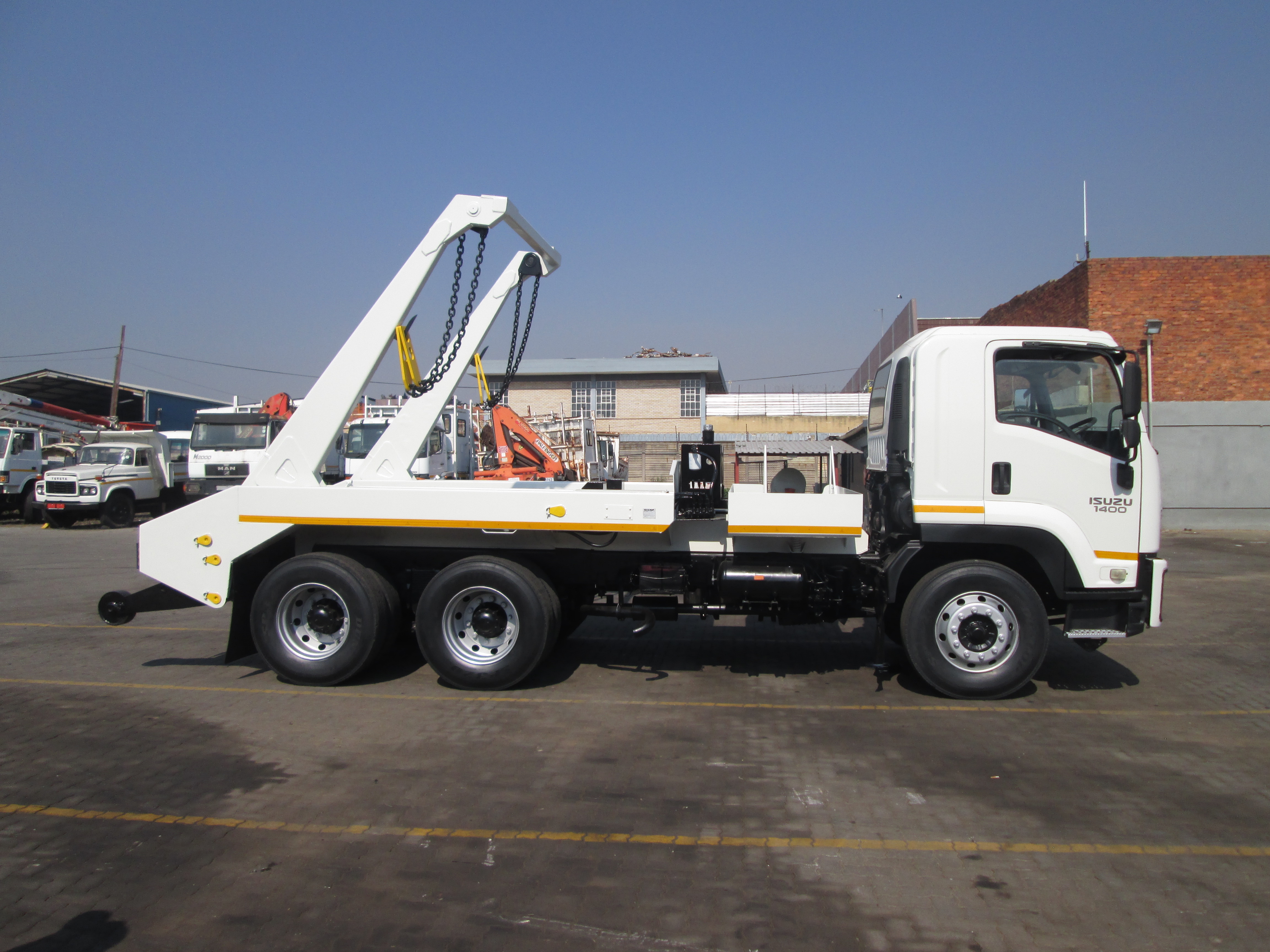 2014 ISUZU FVZ1400 16TON SKIPLOADER 152858KM - Image 8