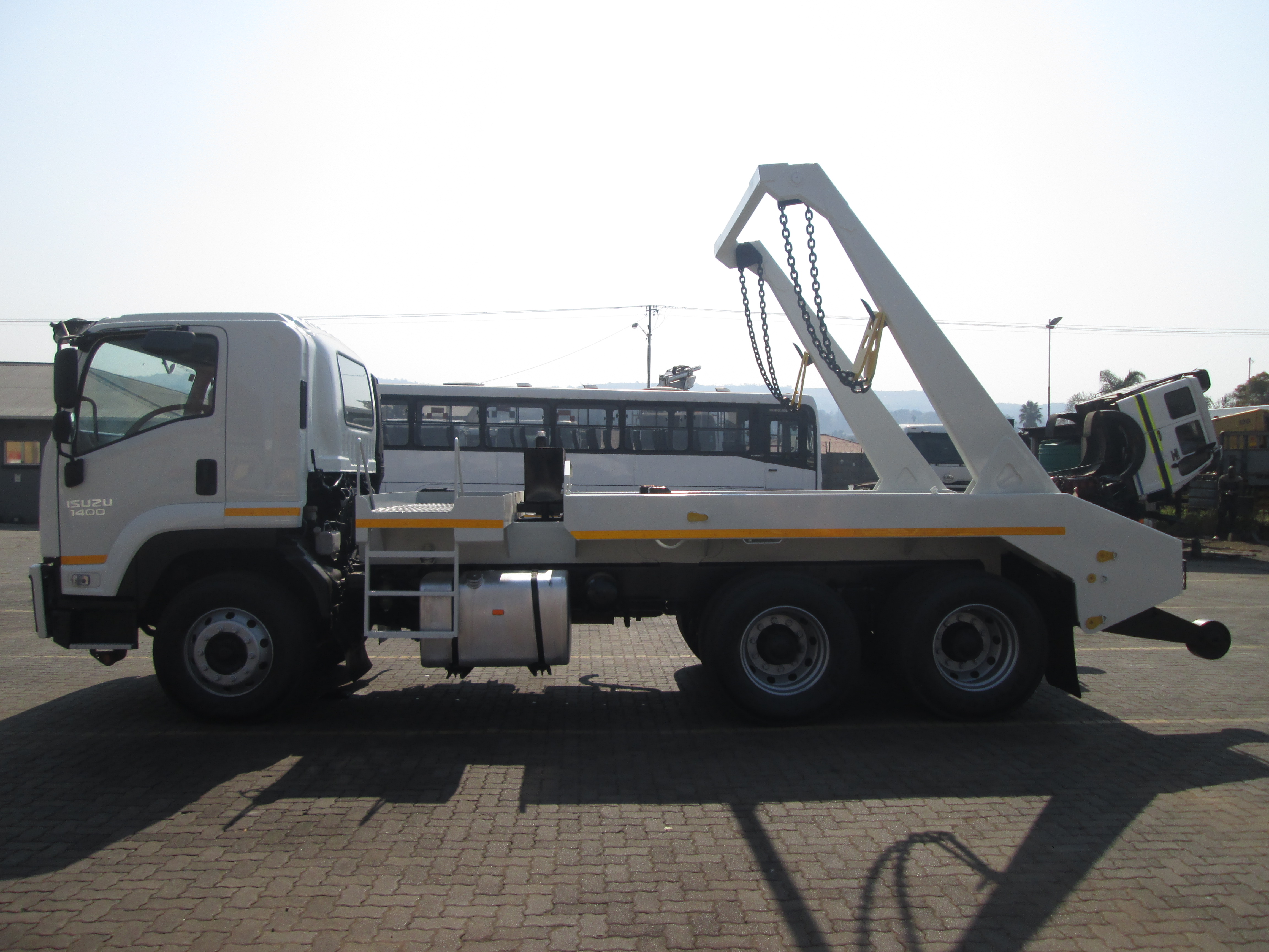 2014 ISUZU FVZ1400 16TON SKIPLOADER 152858KM - Image 4