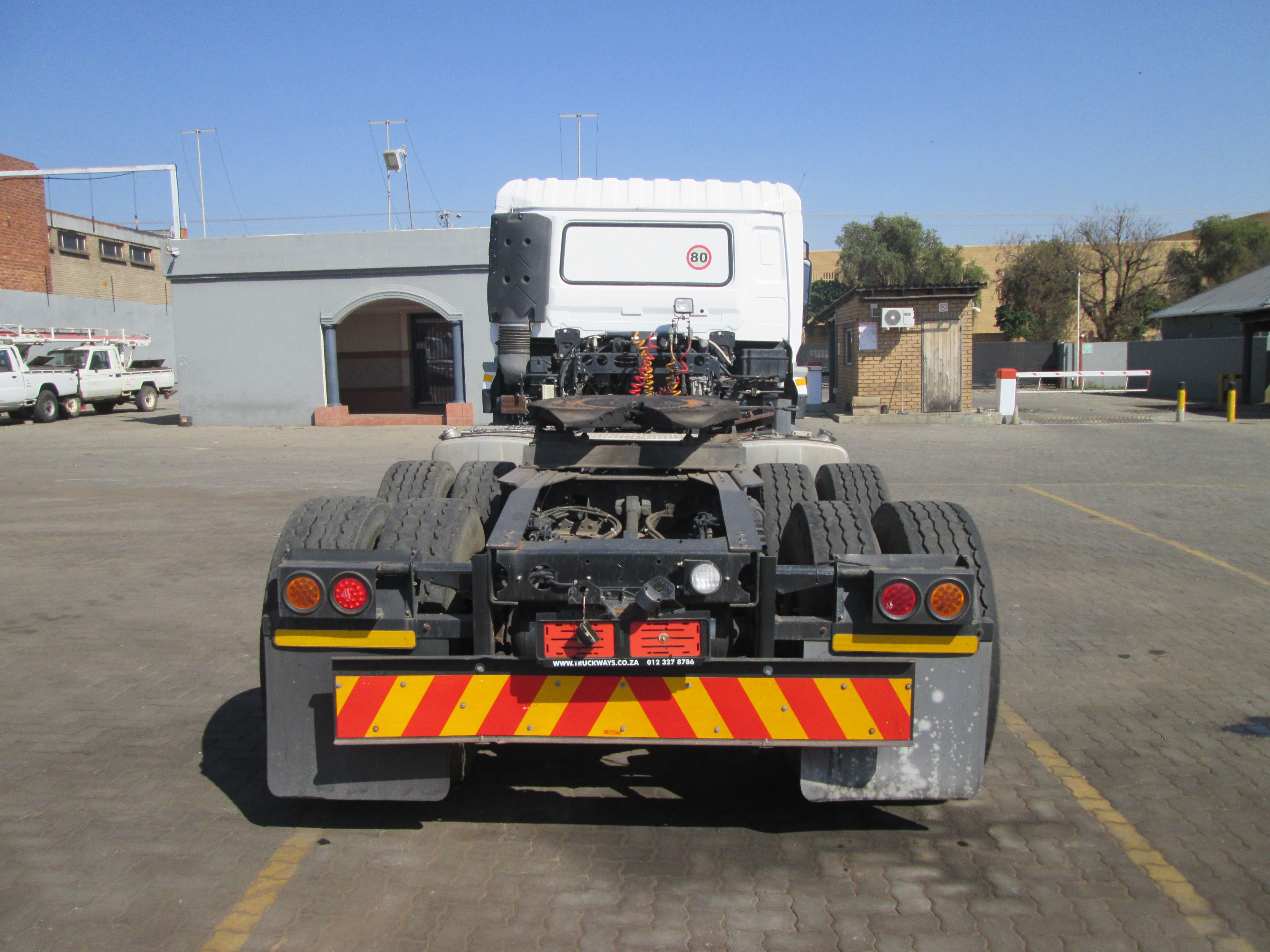 2019 UD QUON GW26-450 TRUCK TRACTOR 217418KM - Image 6