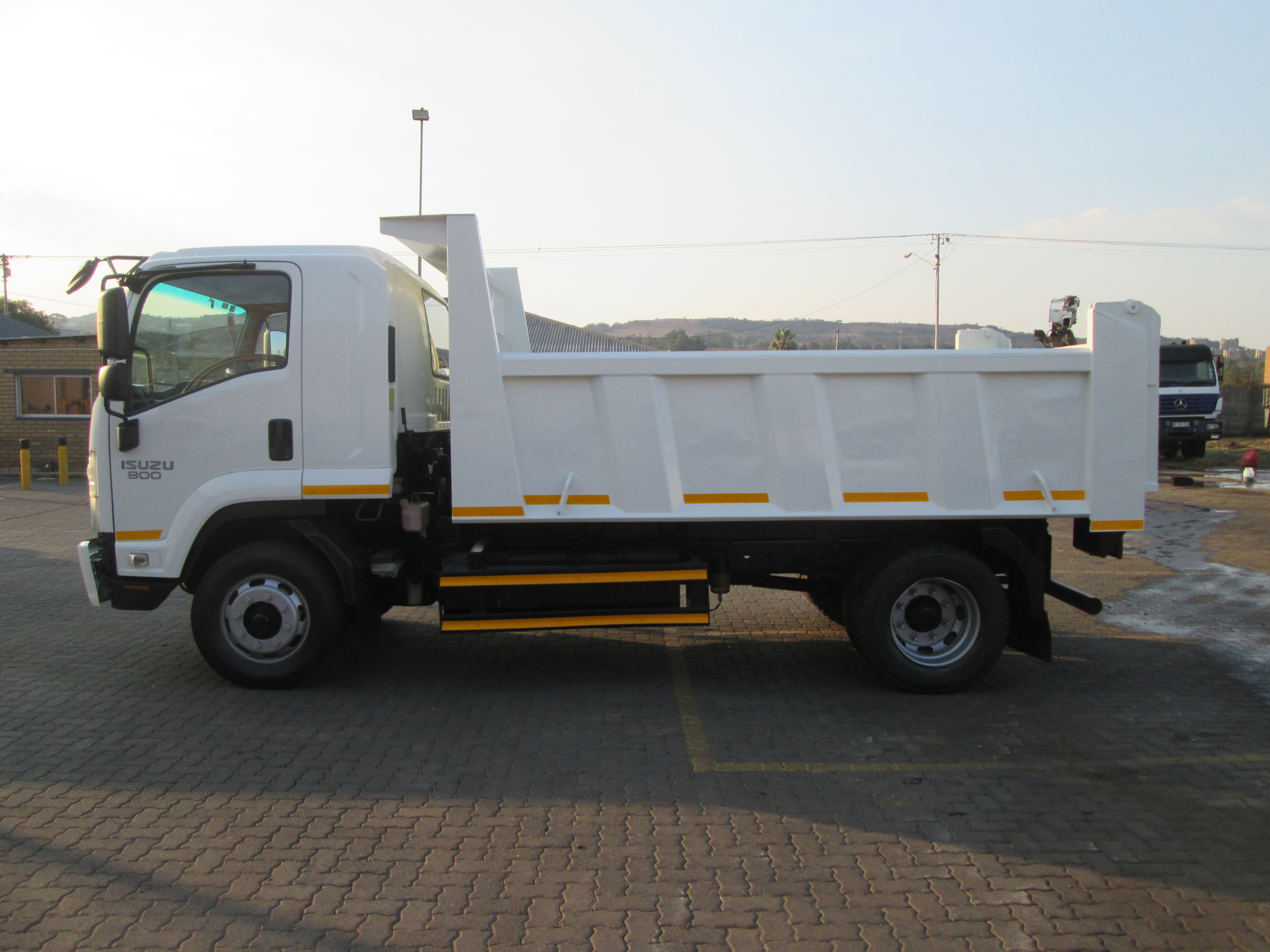 2018 ISUZU FSR800 6CUBE TIPPER 99365KM - Image 21