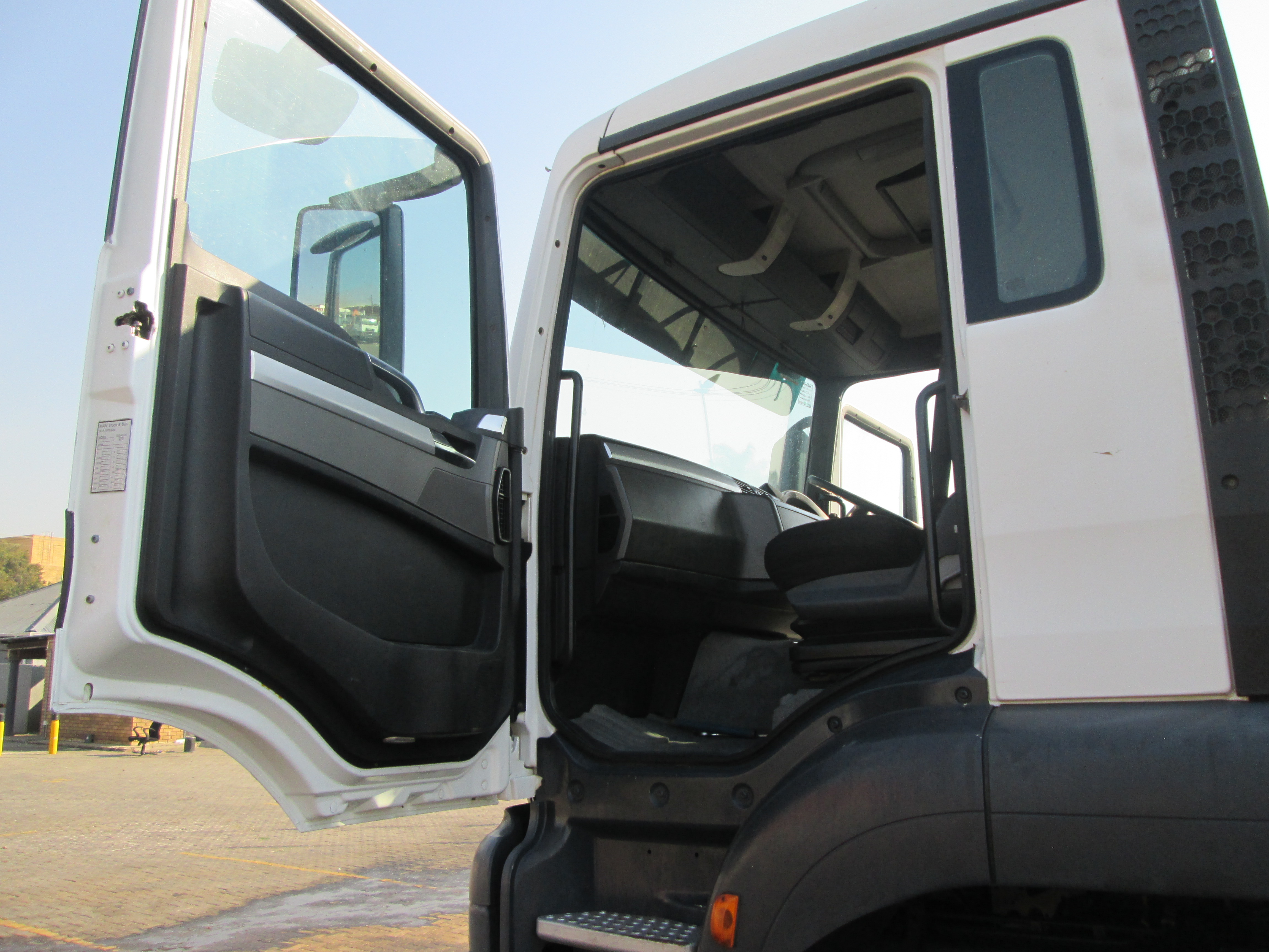 2018 MAN TGS33.360 6X6 12 TON DROPSIDE BODY WITH  BONFIGLIOLI P30500XL 163909KM - Image 16