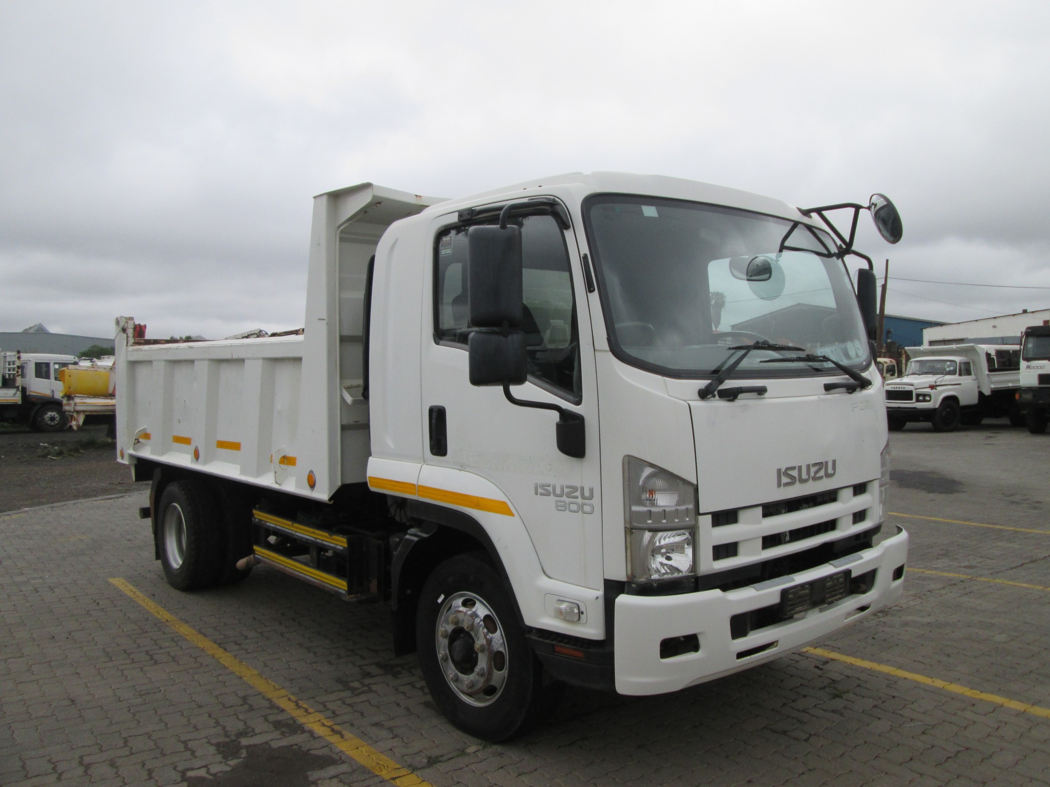 2018 ISUZU FSR800 6CUBE TIPPER - Image 1