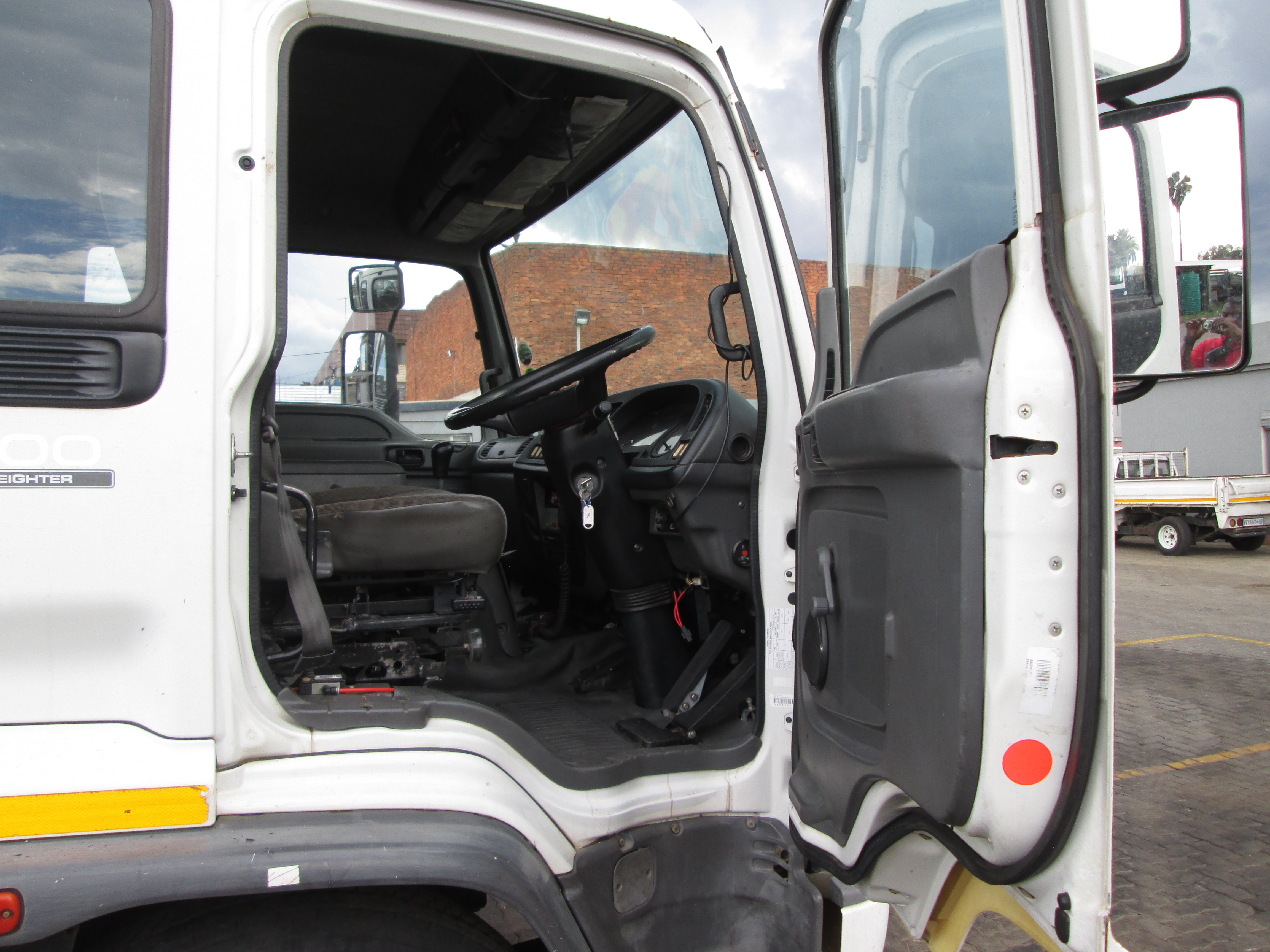 2012 ISUZU FSR700 7TON FLATDECK WITH 033T HIAB CRANE - 105296KM - Image 9