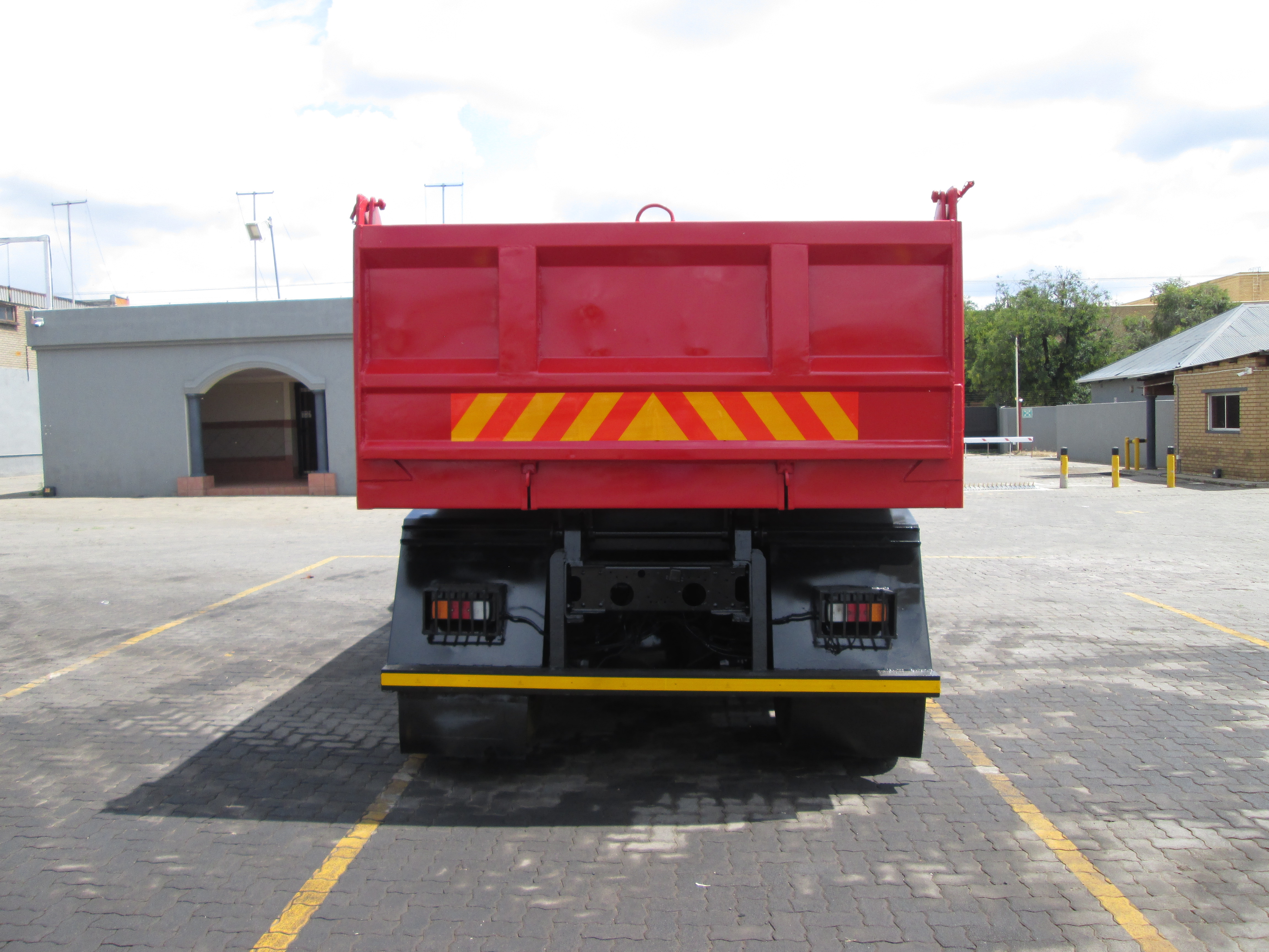 2013 ISUZU FVZ1400 10CUBE TIPPER 344649KM - Image 6