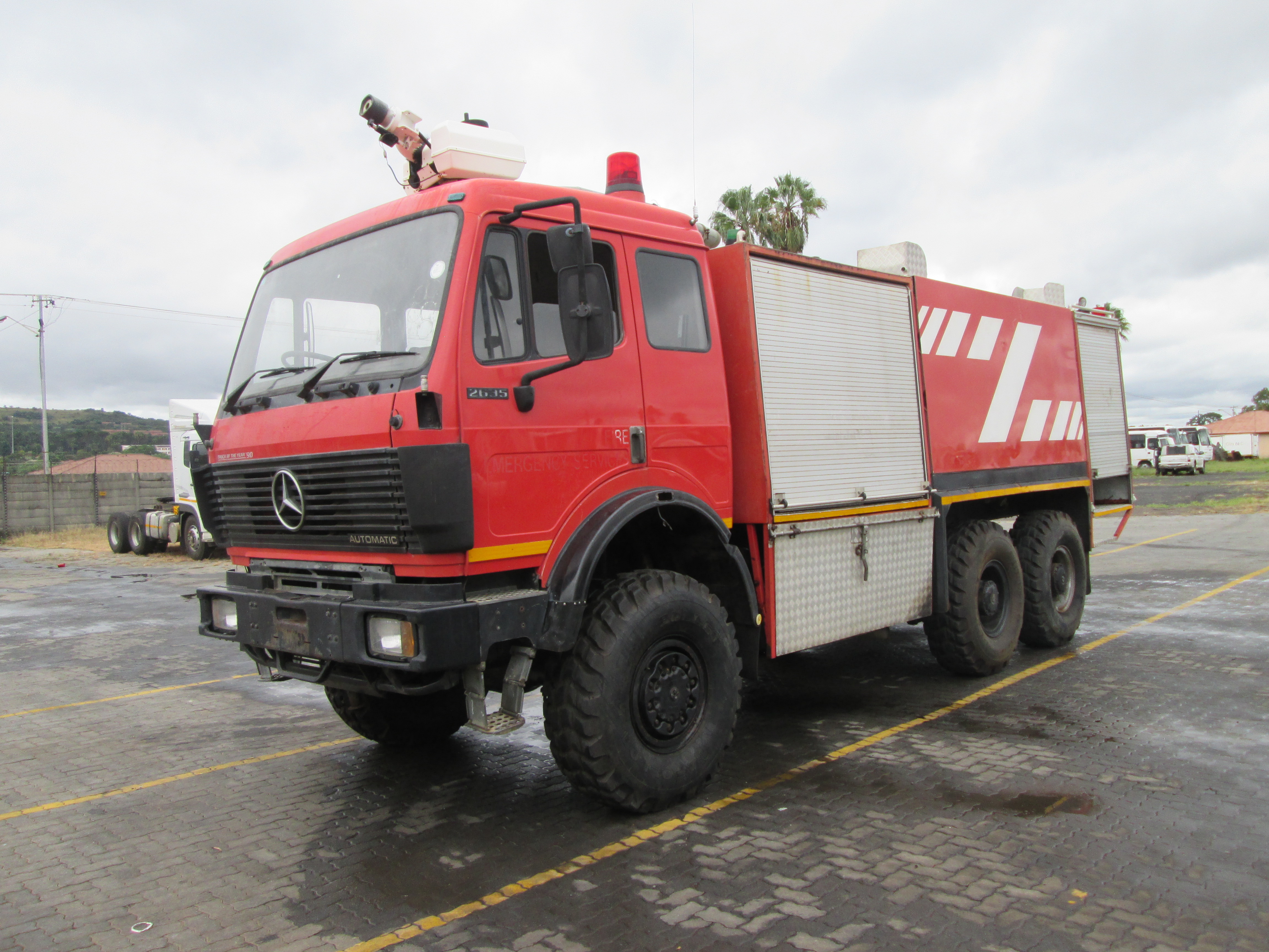 2014 MERCEDES BENZ 2635 ACTROS FIRETRUCK 045317KM - Image 16