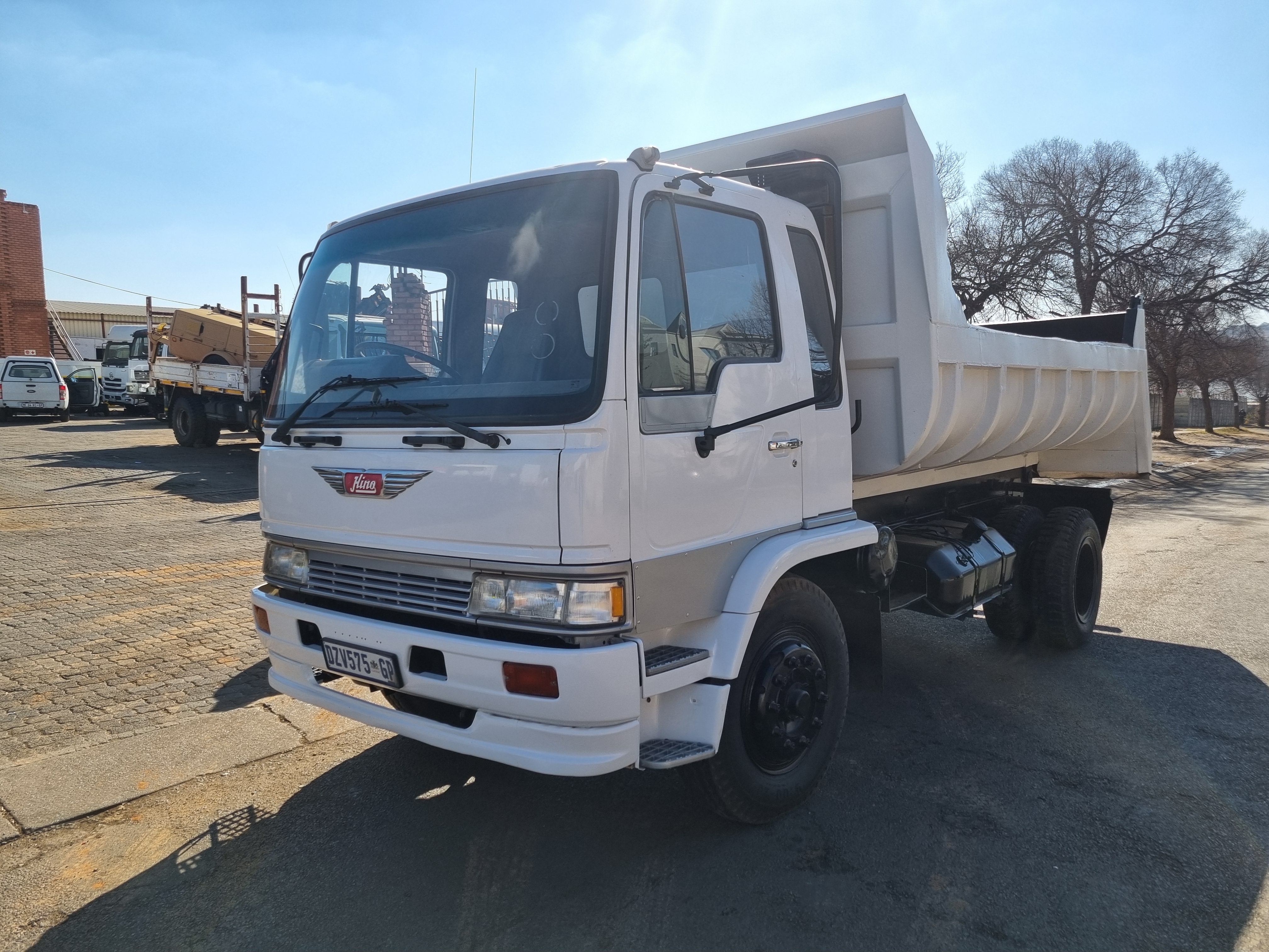 1998 HINO 14.143 6CUBE TIPPER - 224683KM - Image 3